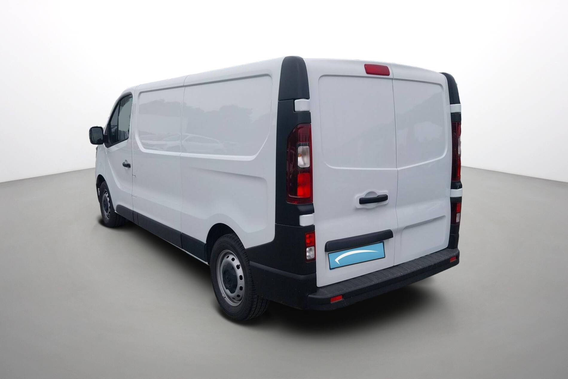 Vente en ligne Renault Trafic 3 Fourgon TRAFIC FGN L2H1 3000 KG BLUE DCI 130 au prix de 23 990 €