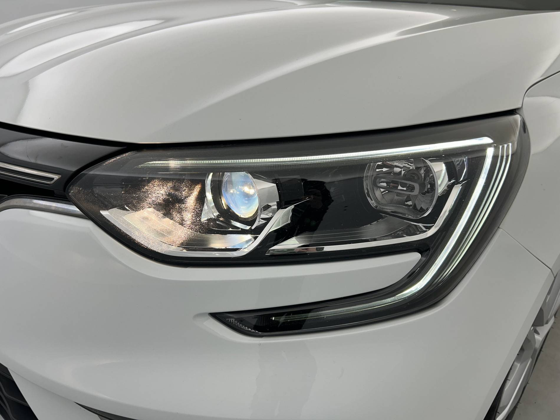 Vente en ligne Renault Megane 4 Mégane IV Berline Blue dCi 115 au prix de 14 480 €