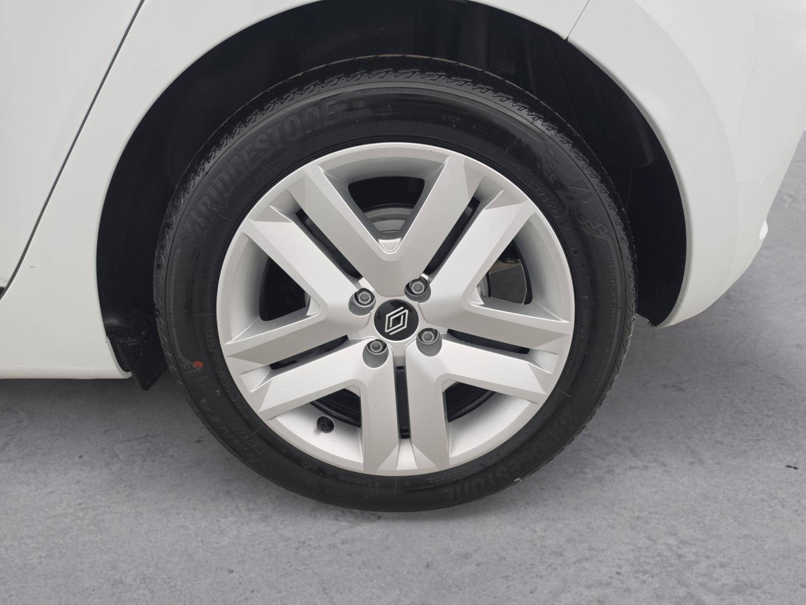 Vente en ligne Renault Clio 5 Clio E-Tech full hybrid 145 ch GSR2 au prix de 19 590 €