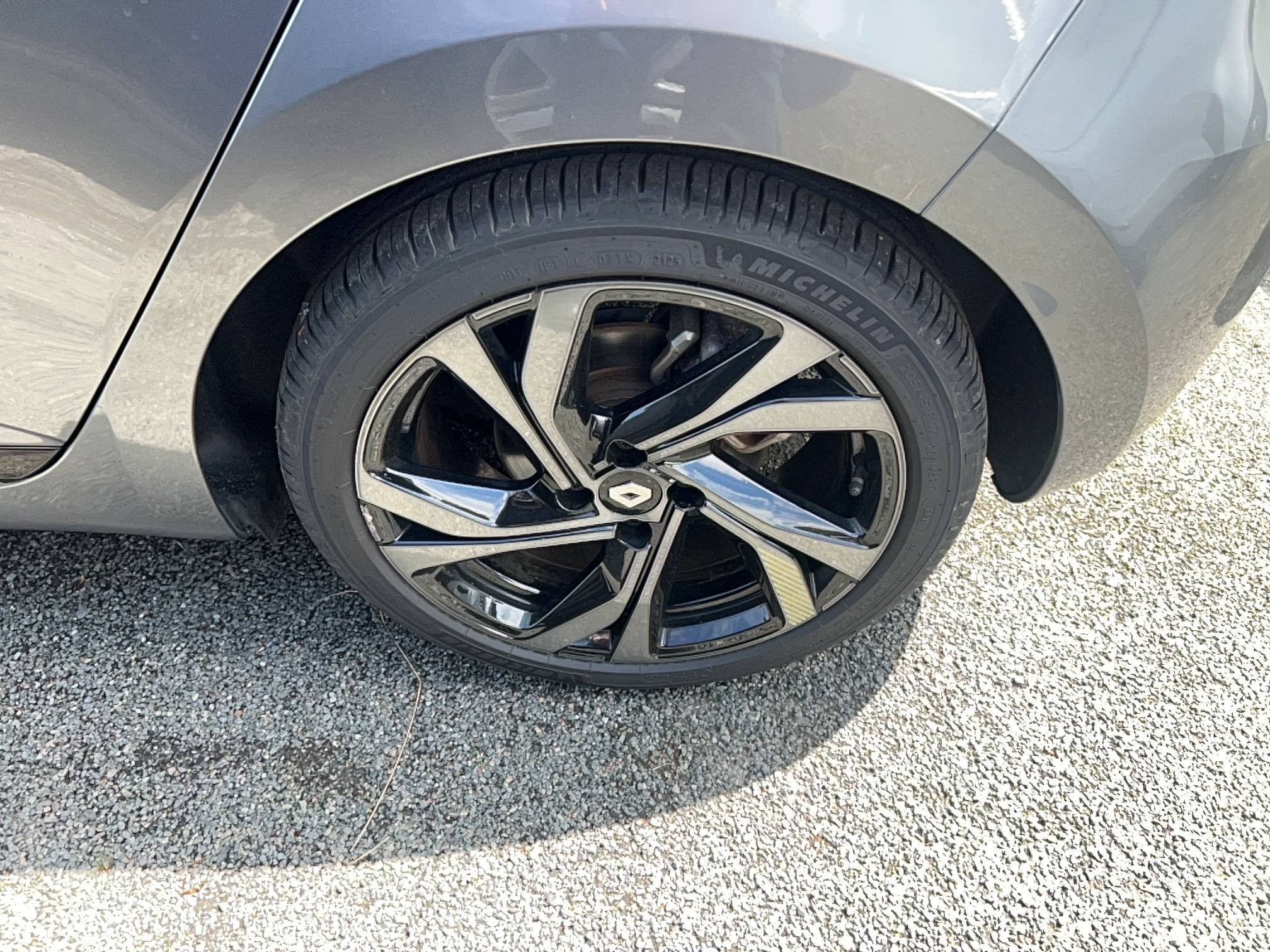 Vente en ligne Renault Clio 5 Clio E-Tech hybride 145 au prix de 16 990 €