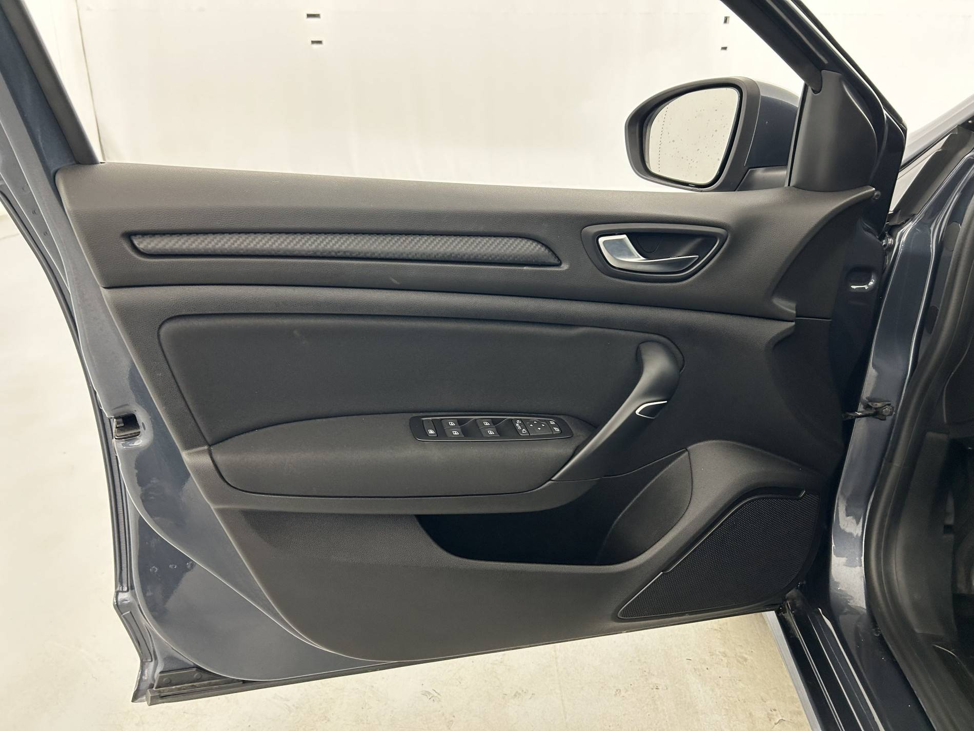 Vente en ligne Renault Megane 4 Mégane IV Berline Blue dCi 115 EDC au prix de 14 790 €