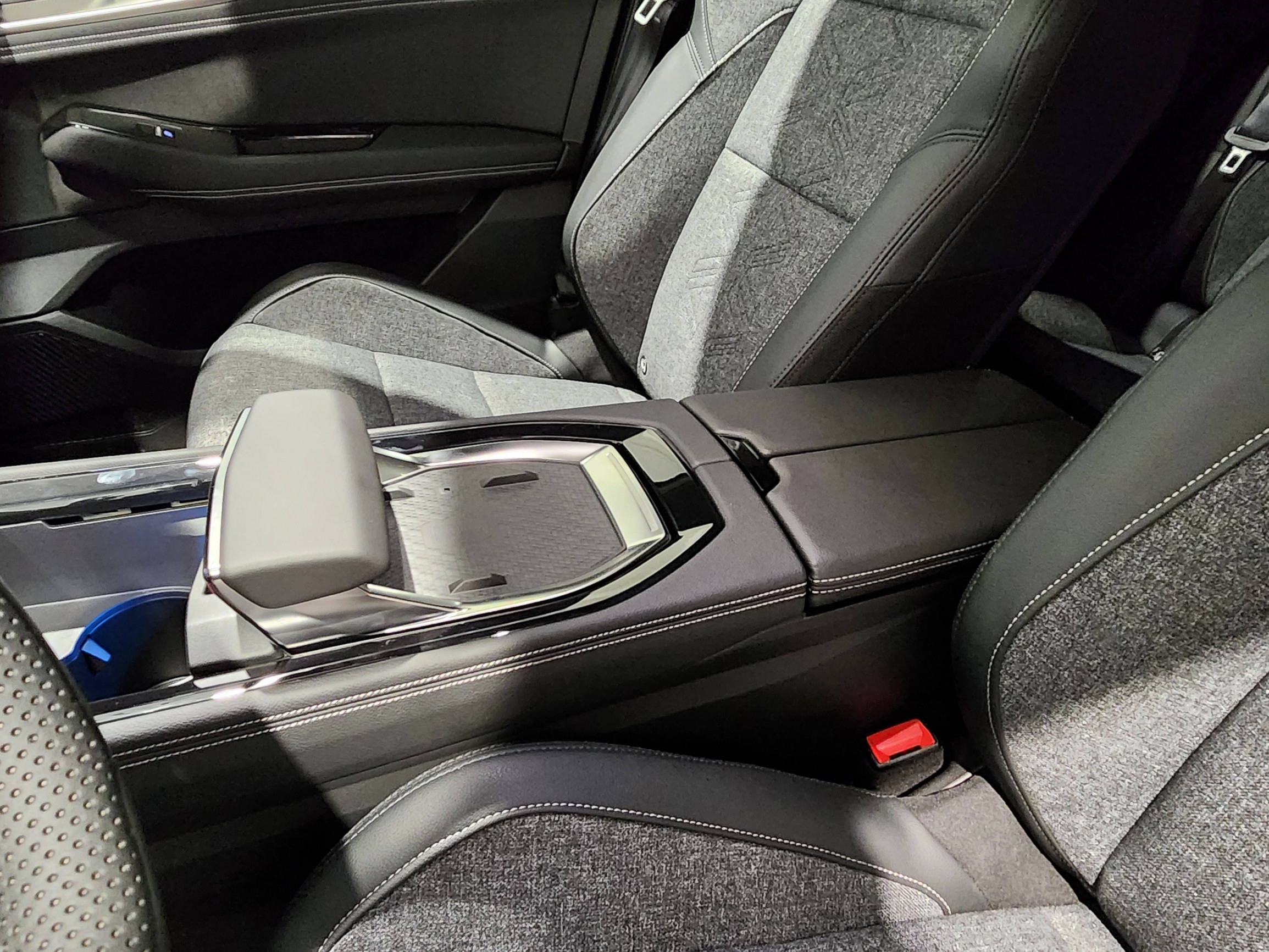 Vente en ligne Renault Rafale  E-Tech full hybrid 200ch au prix de 43 990 €