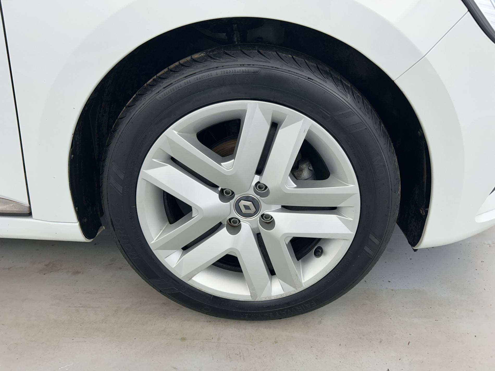 Vente en ligne Renault Clio 5 Clio TCe 90 - 21N au prix de 13 990 €