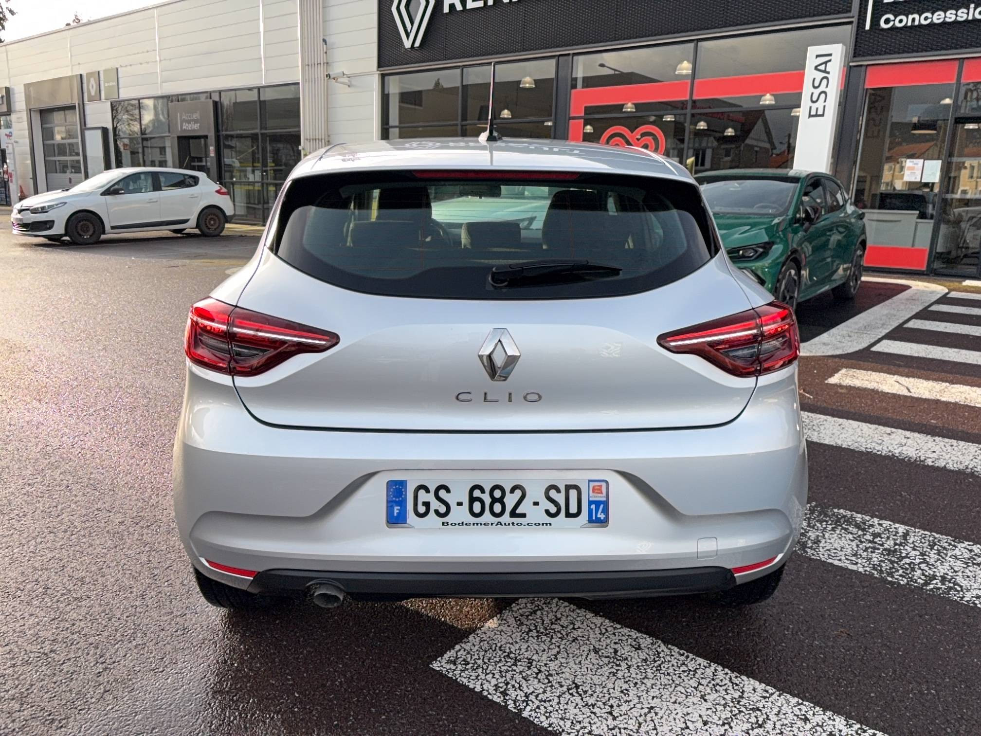 Vente en ligne Renault Clio 5 Clio TCe 90 au prix de 14 290 €