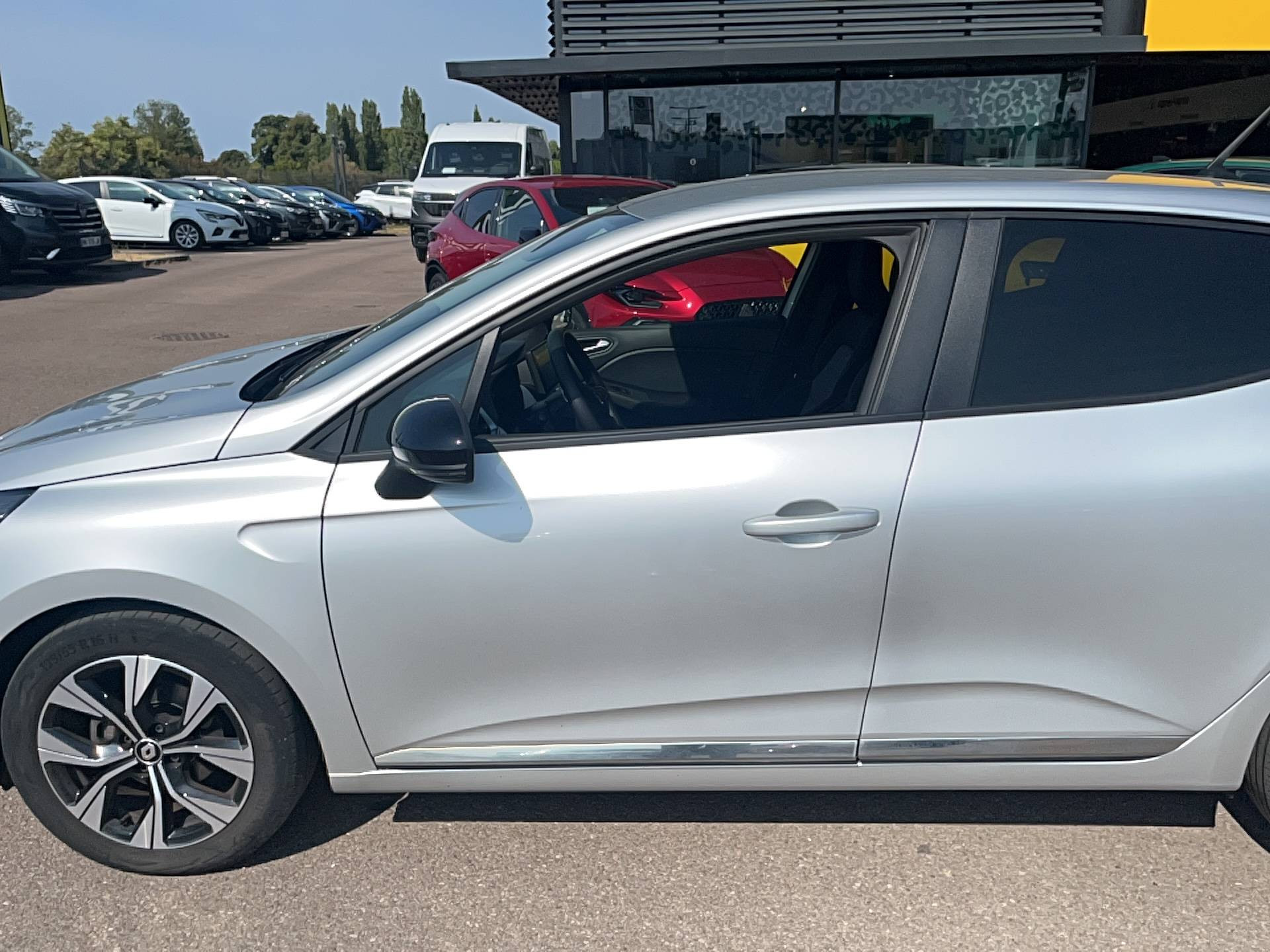 Vente en ligne Renault Clio 5 Clio TCe 100 GPL au prix de 14 491 €