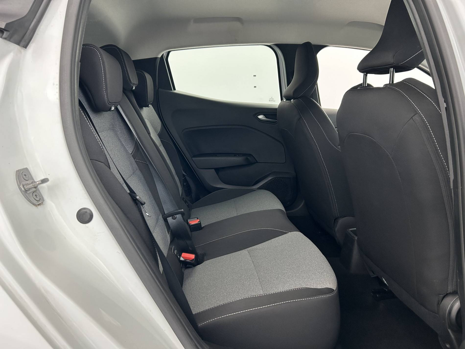 Vente en ligne Renault Clio 5 Clio E-Tech full hybrid 145 ch GSR2 au prix de 20 490 €