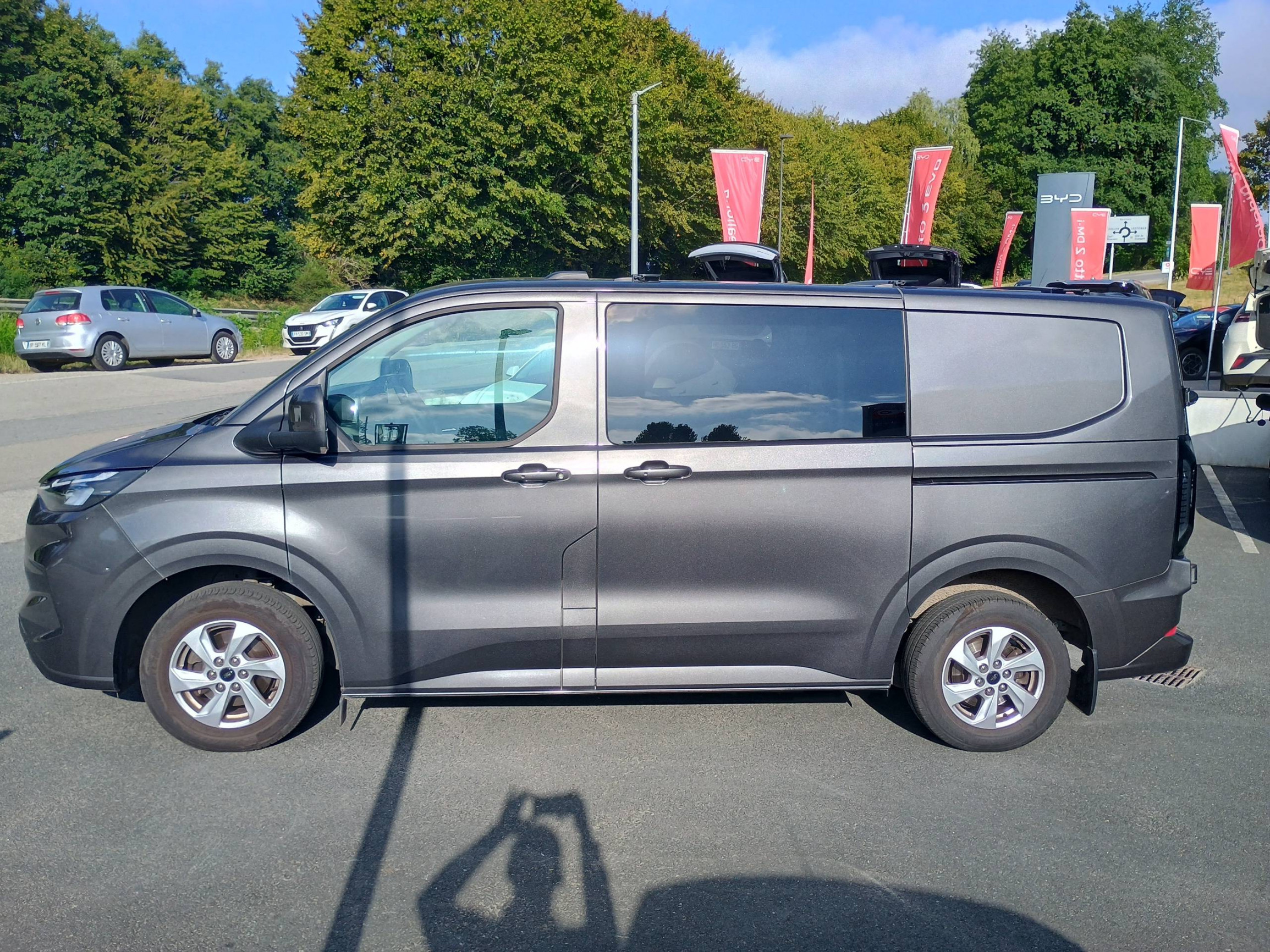 Vente en ligne Ford Transit Custom  300 L1H1 2.0 ECOBLUE 136 CH BVA8 au prix de 36 490 €