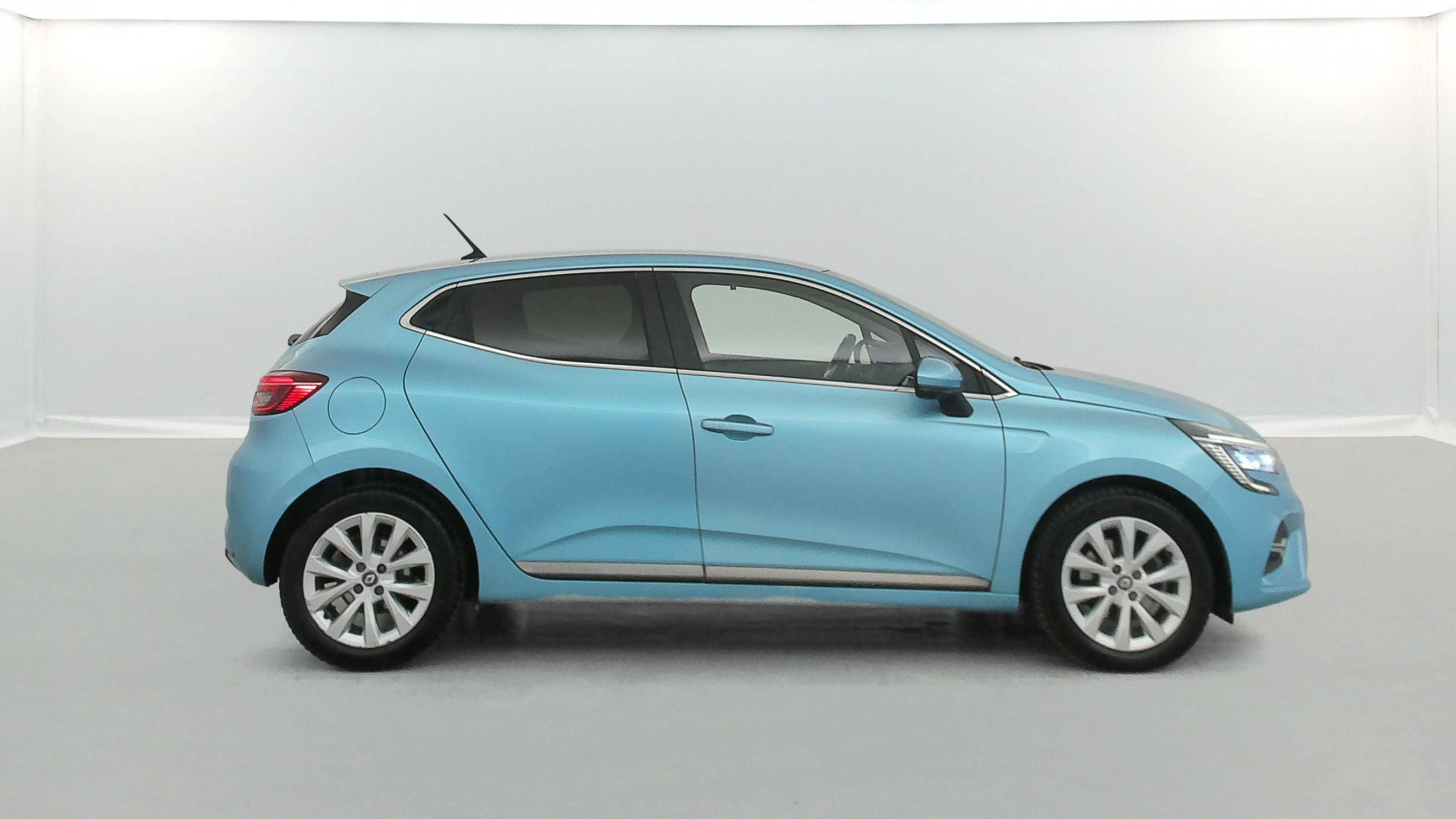 Vente en ligne Renault Clio 5 Clio TCe 130 EDC FAP au prix de 11 990 €