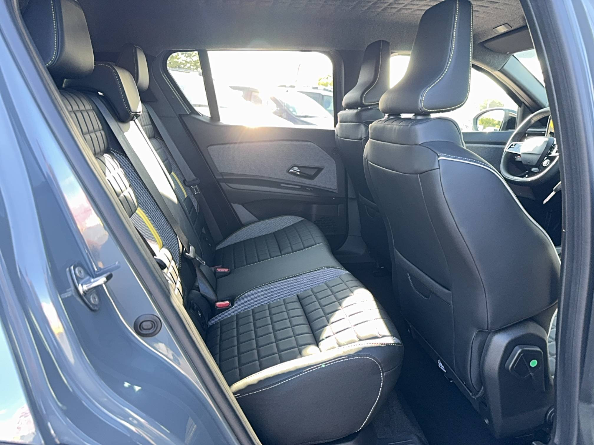 Vente en ligne Renault R4 E-Tech  150 ch autonomie confort au prix de 36 590 €