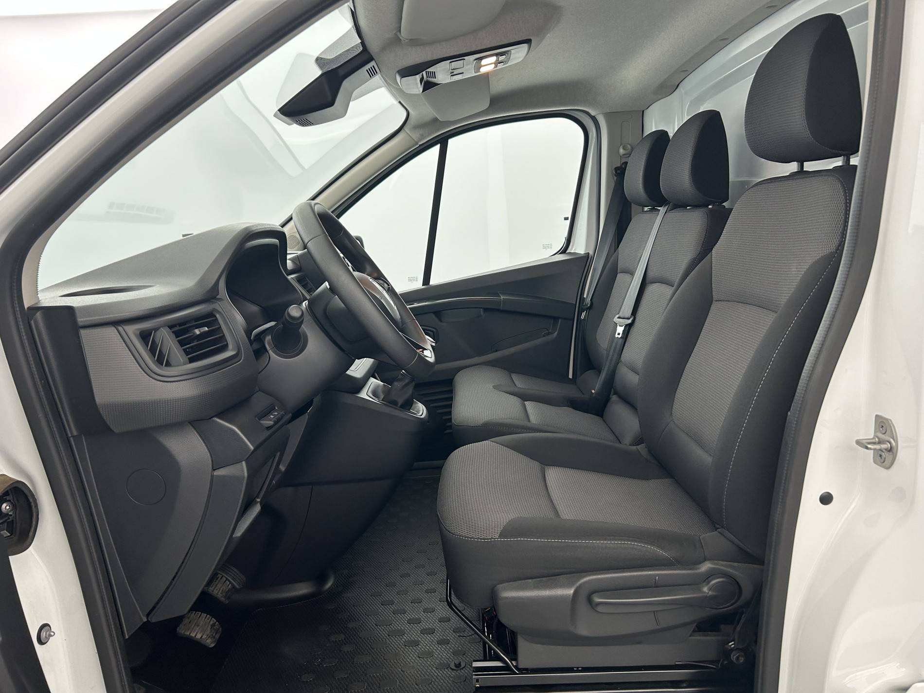 Vente en ligne Renault Trafic 3 Fourgon TRAFIC FGN L2H1 3000 KG BLUE DCI 130 au prix de 22 990 €