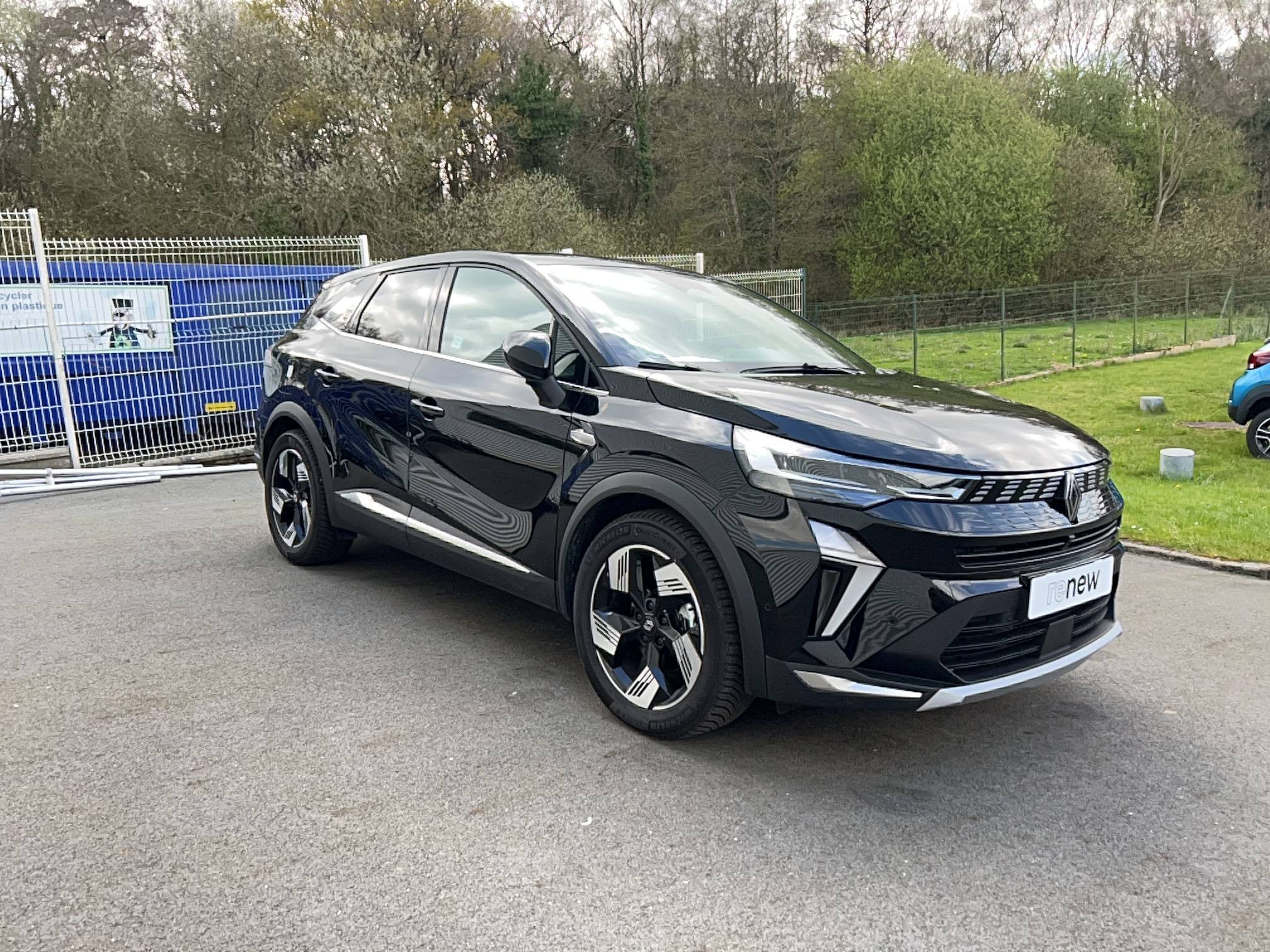 Vente en ligne Renault Symbioz  E-Tech full hybrid 145 au prix de 28 790 €
