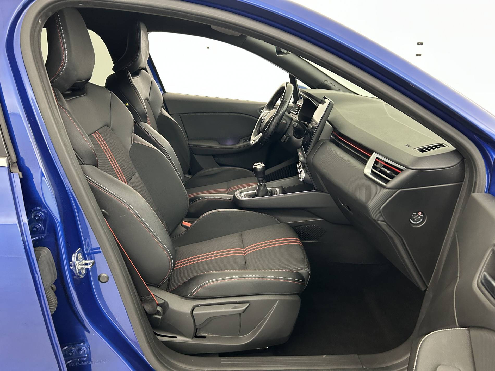 Vente en ligne Renault Clio 5 Clio TCe 140 - 21N au prix de 14 990 €