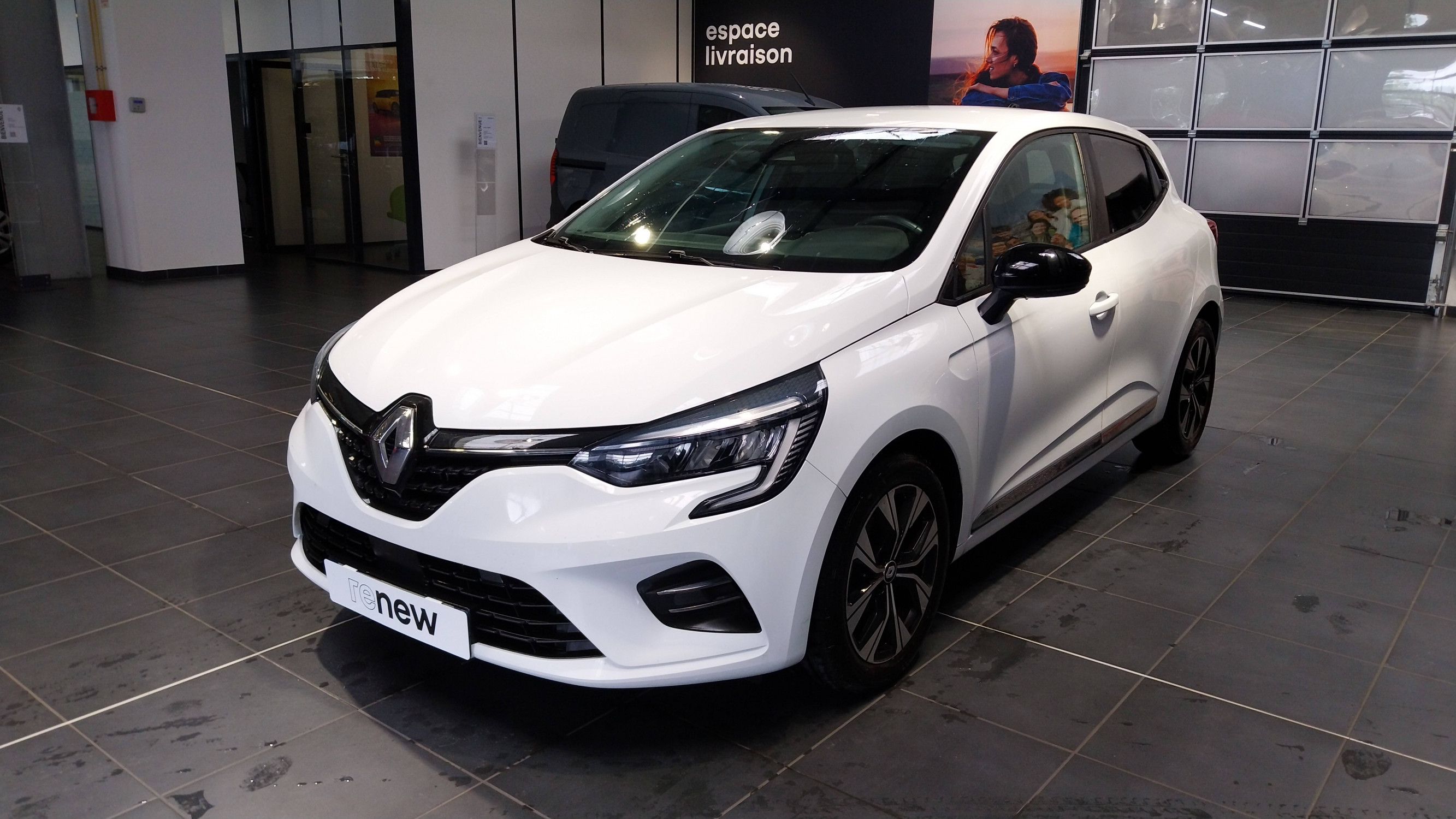 Renault Clio 5 Clio SCe 65 occasion de 2023 en vente à Quimper