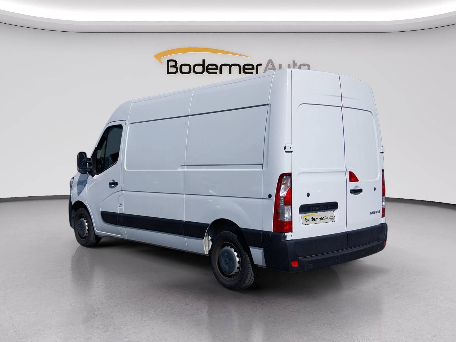 Vente en ligne Renault Master Fourgon MASTER FGN TRAC F3500 L2H2 BLUE DCI 135 au prix de 25 990 €