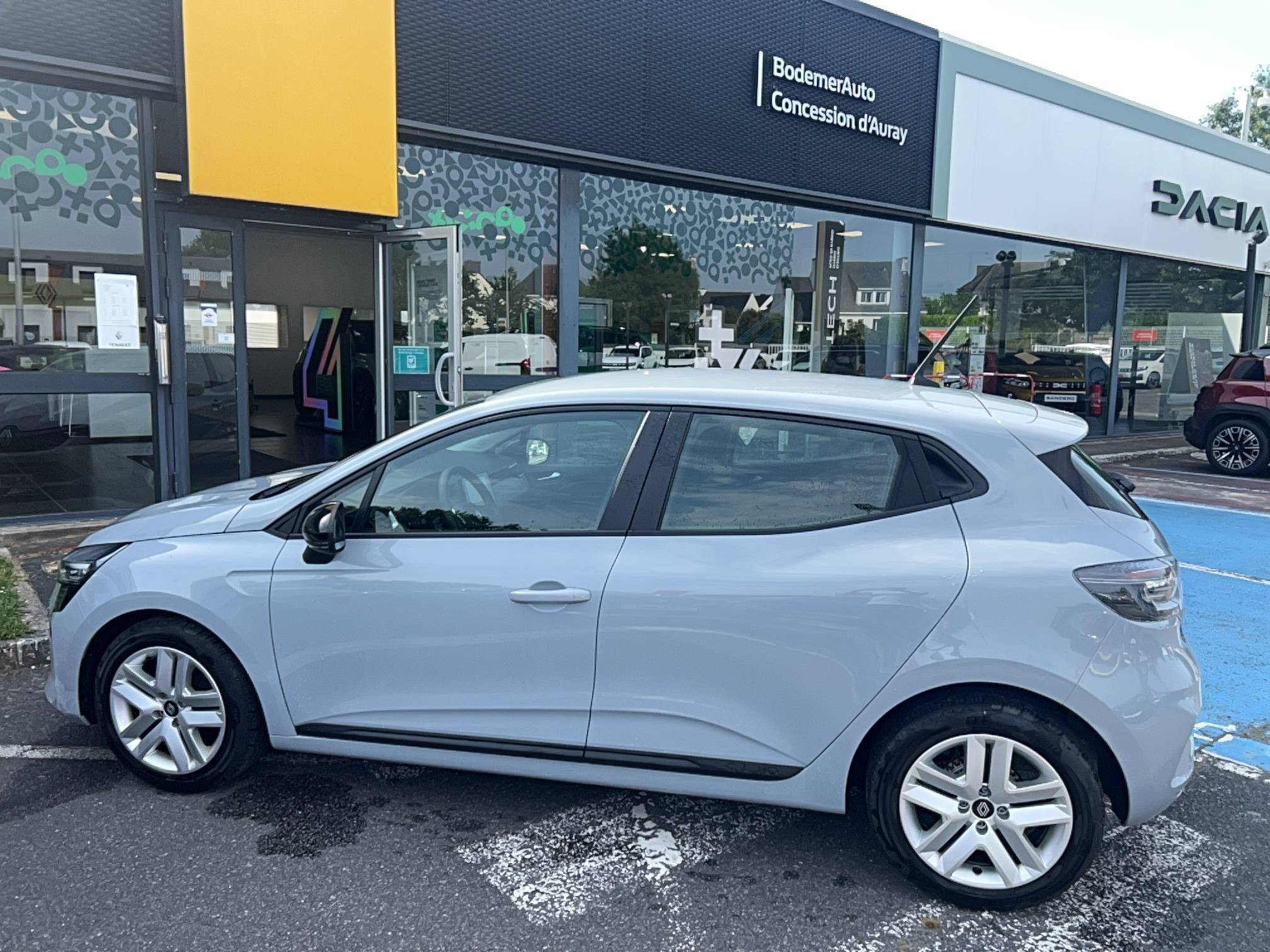 Renault Clio 5 Clio TCe 90 occasion de 2024 en vente à Auray