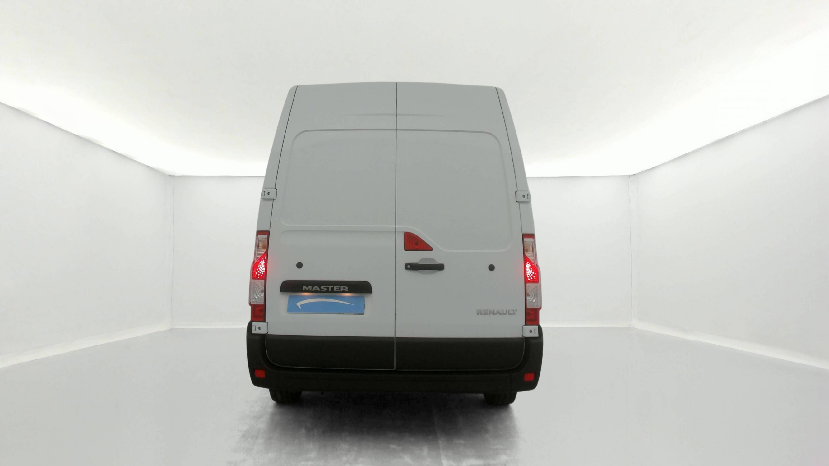 Vente en ligne Renault Master Fourgon MASTER FGN TRAC F3500 L2H2 BLUE DCI 135 au prix de 23 990 €