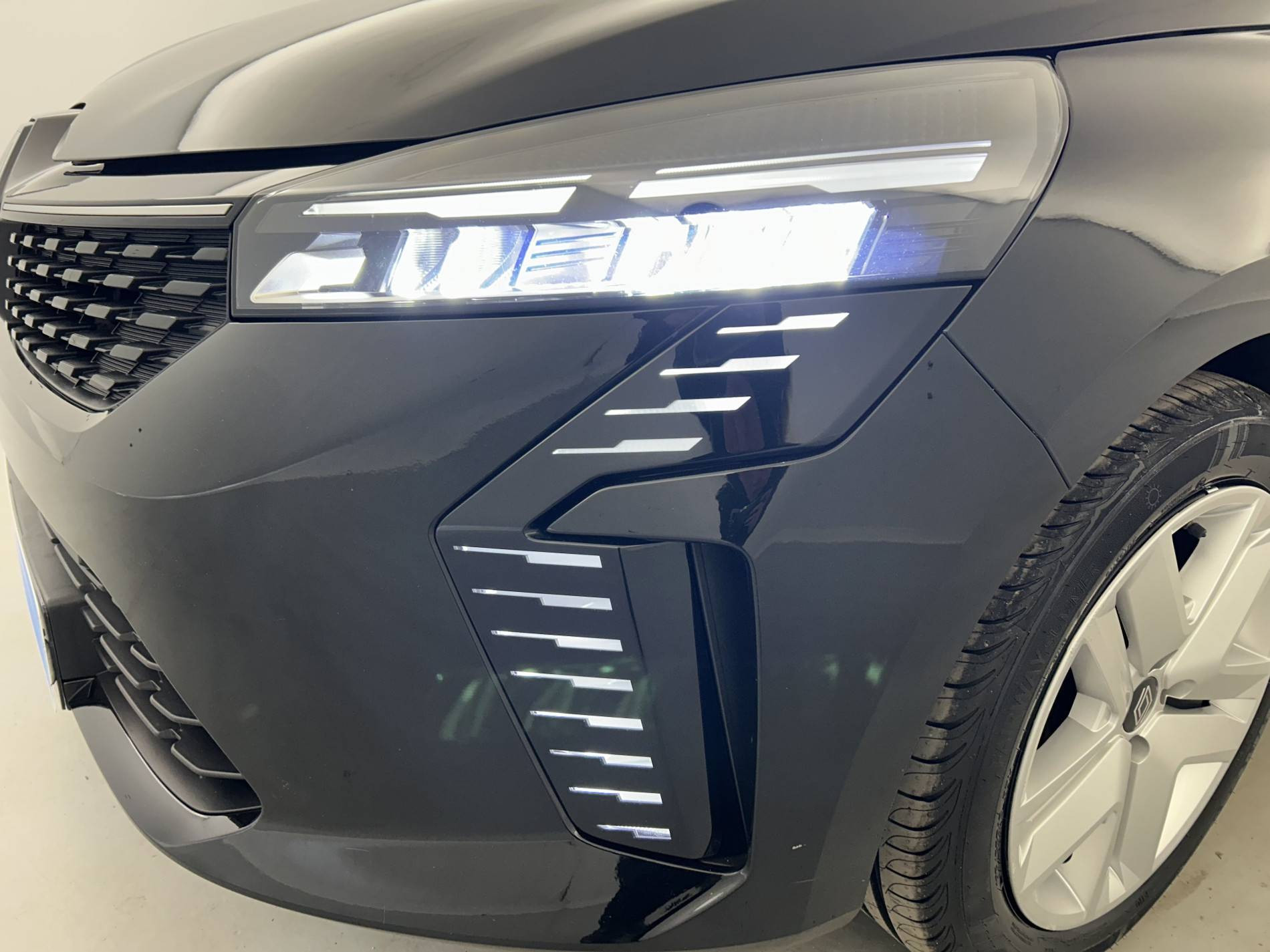 Vente en ligne Renault Clio 5 Clio E-Tech full hybrid 145 ch GSR2 au prix de 19 250 €