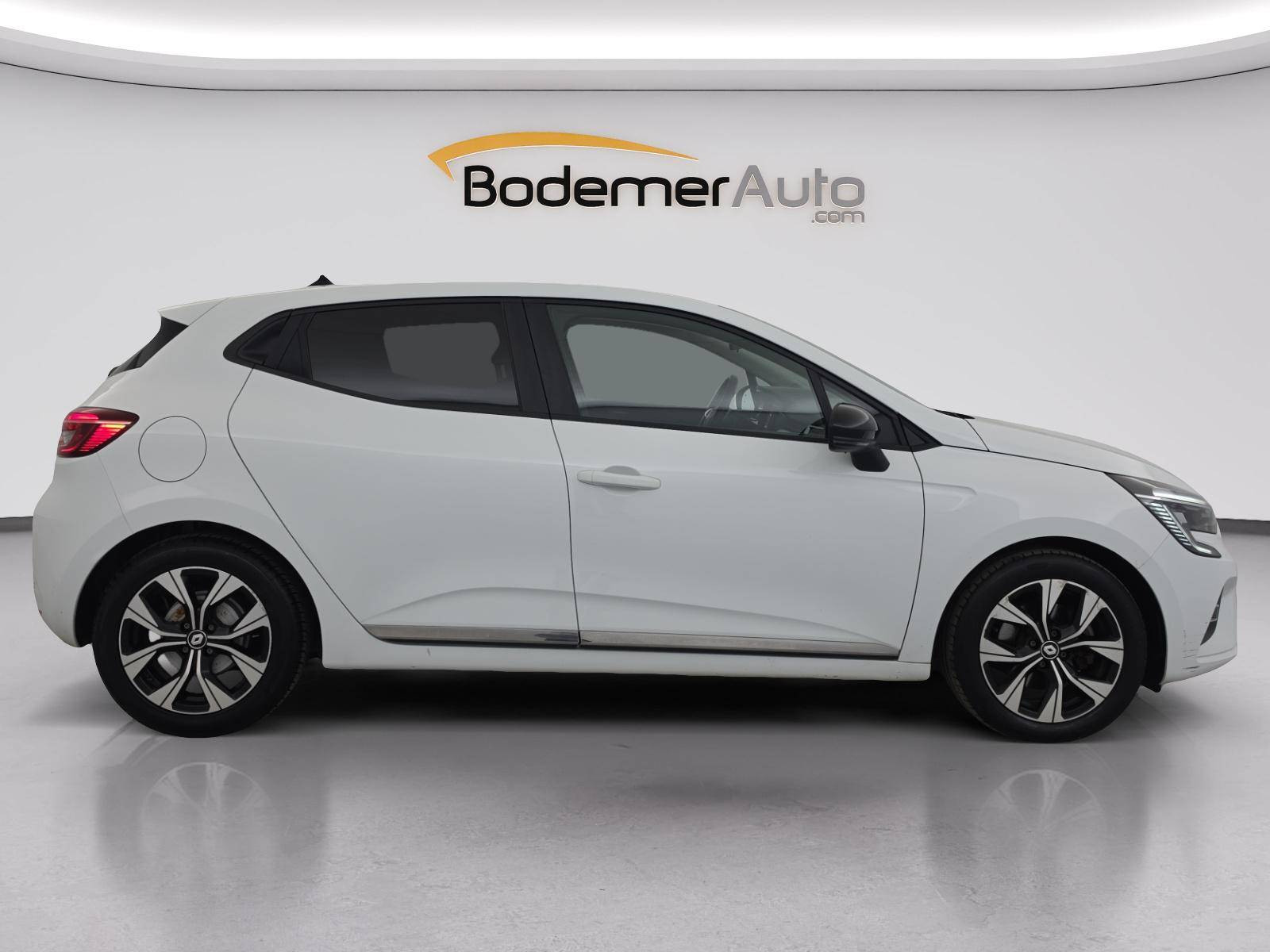 Vente en ligne Renault Clio 5 Clio E-Tech full hybrid 145 au prix de 15 890 €
