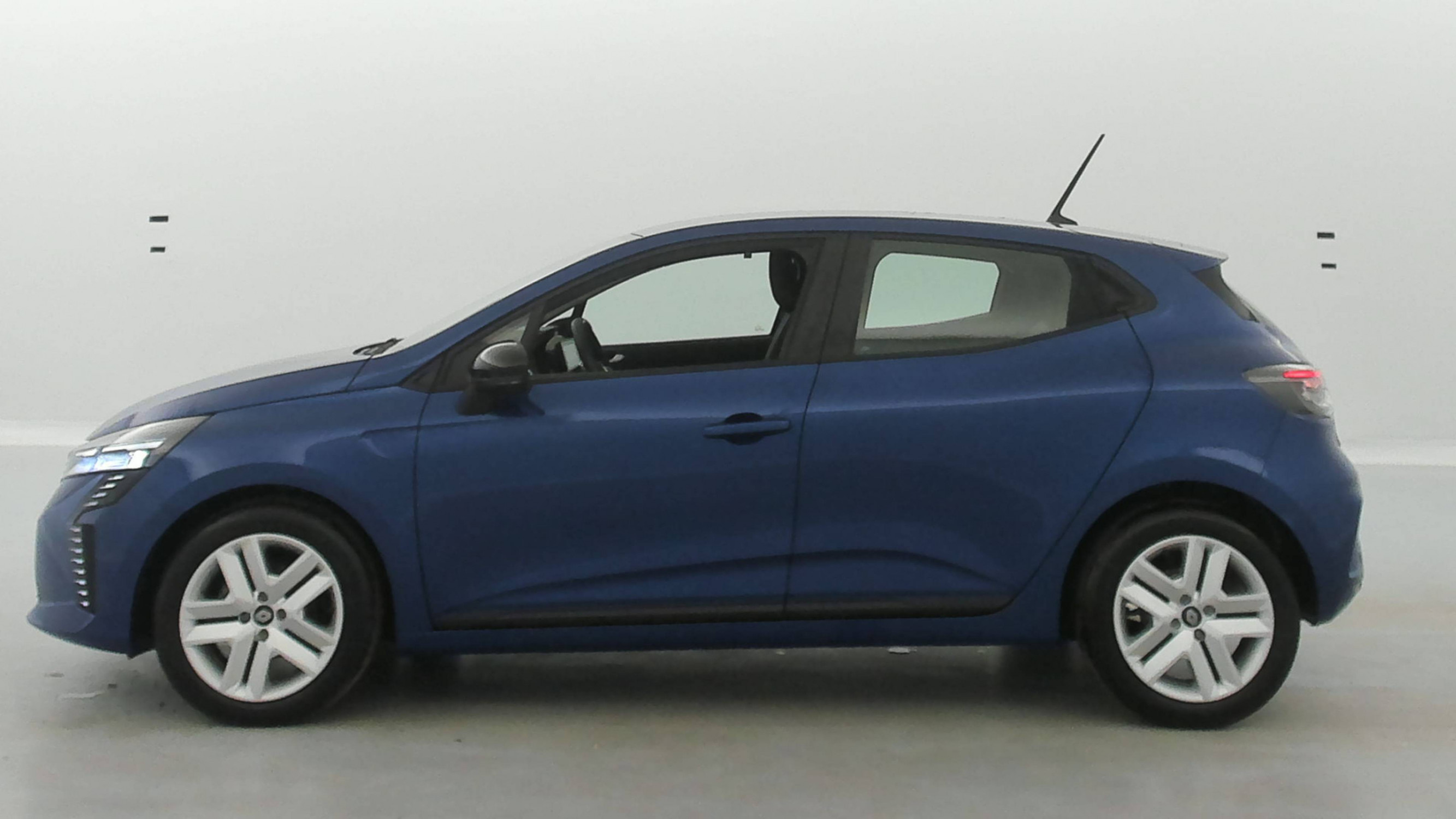 Vente en ligne Renault Clio 5 Clio TCe 90 au prix de 15 990 €