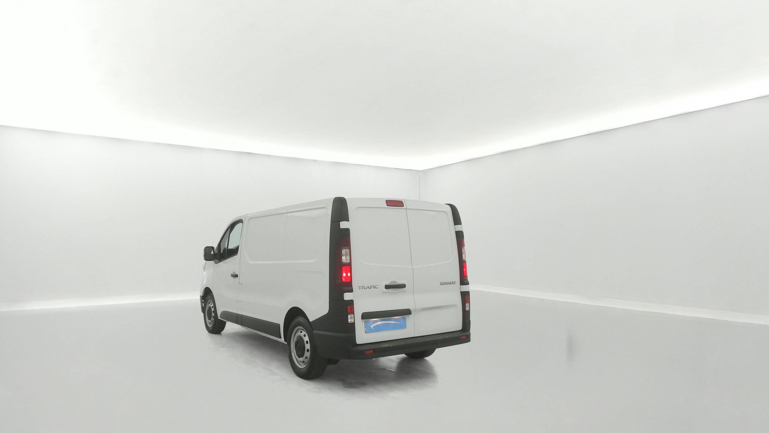 Vente en ligne Renault Trafic 3 Fourgon TRAFIC FG BLUE DCI 130 L1H1 3T GSR2 au prix de 23 990 €