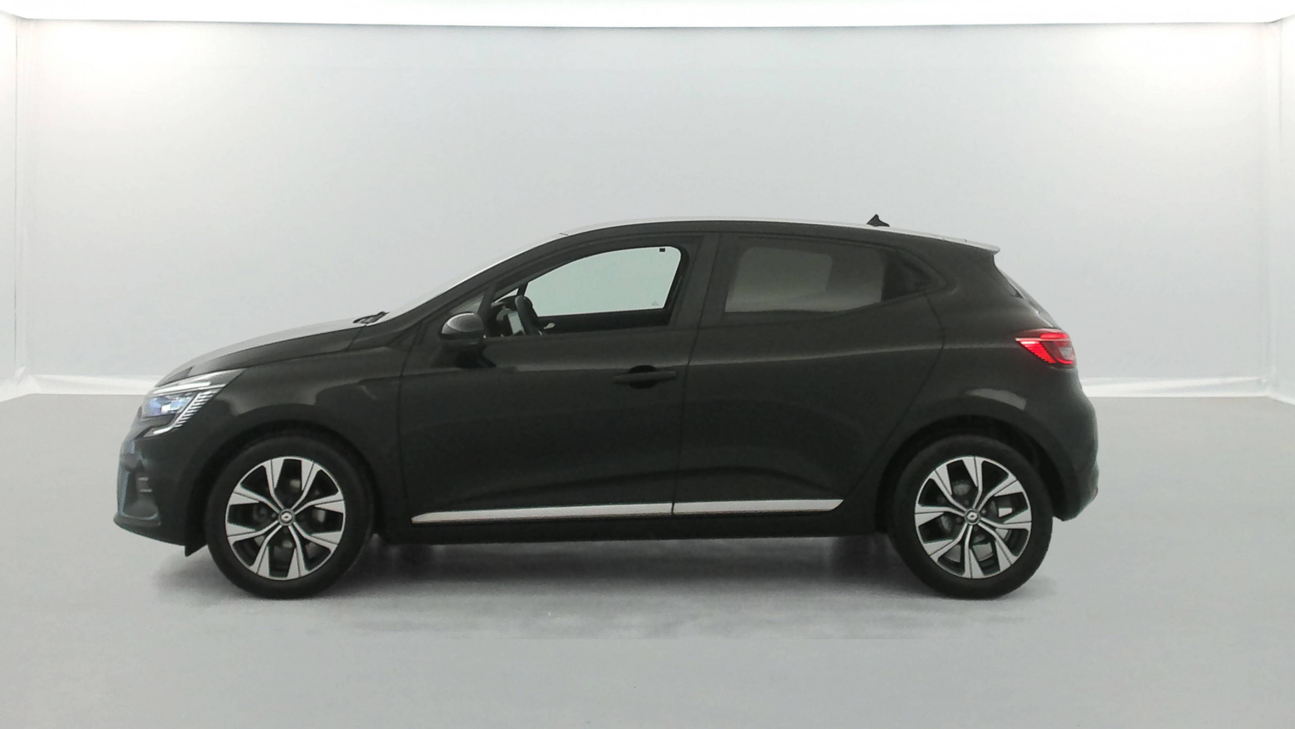 Vente en ligne Renault Clio 5 Clio TCe 90 au prix de 14 790 €