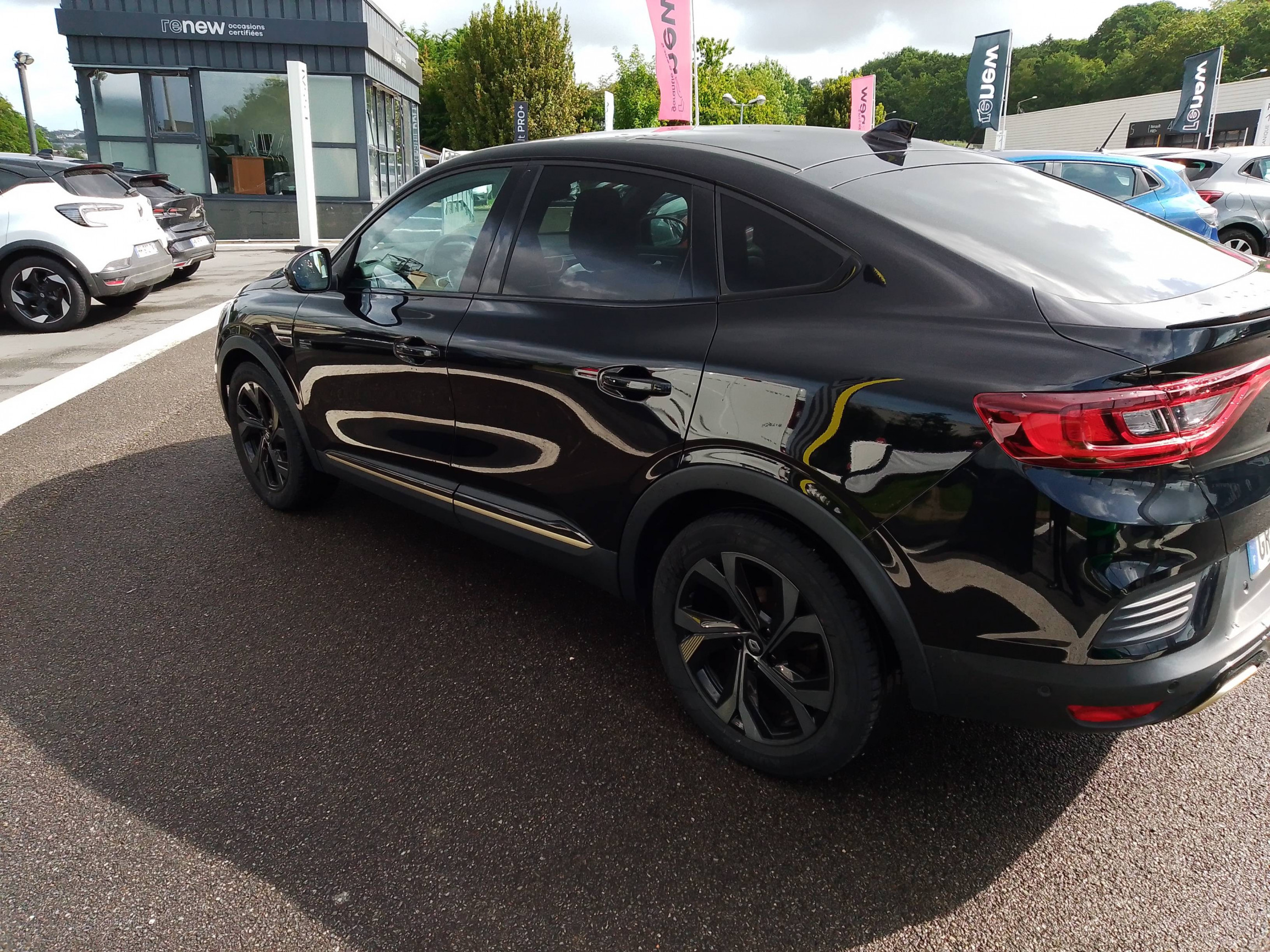 Vente en ligne Renault Arkana  E-Tech hybride 145 - 22 au prix de 24 990 €
