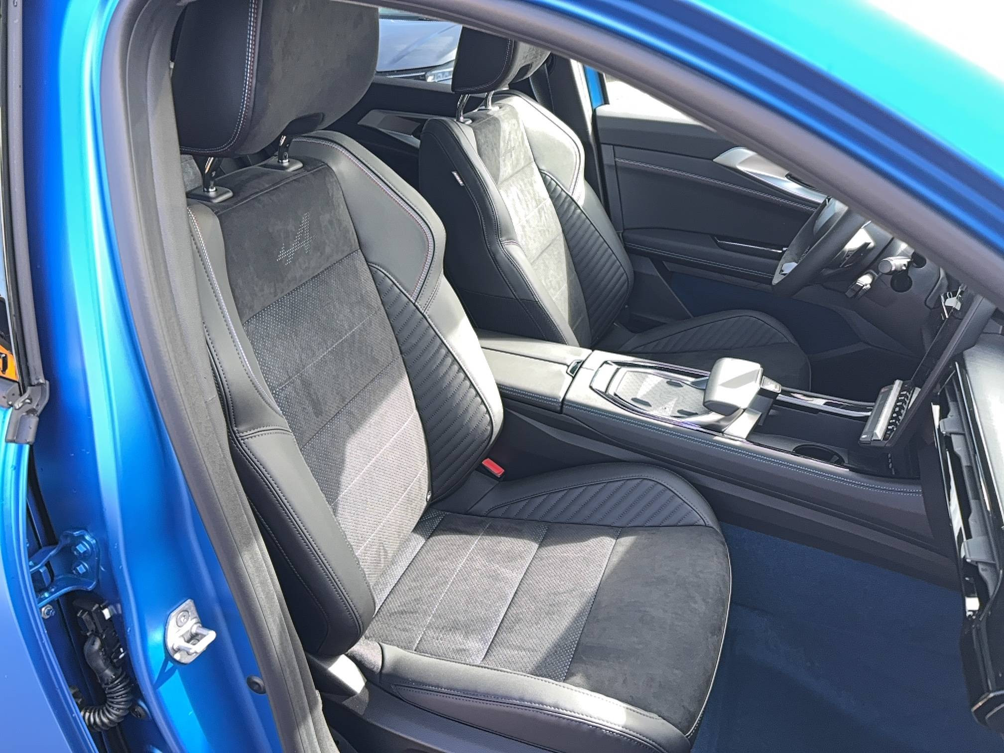Vente en ligne Renault Rafale  hyper hybrid E-Tech 300 ch 4x4 au prix de 59 900 €