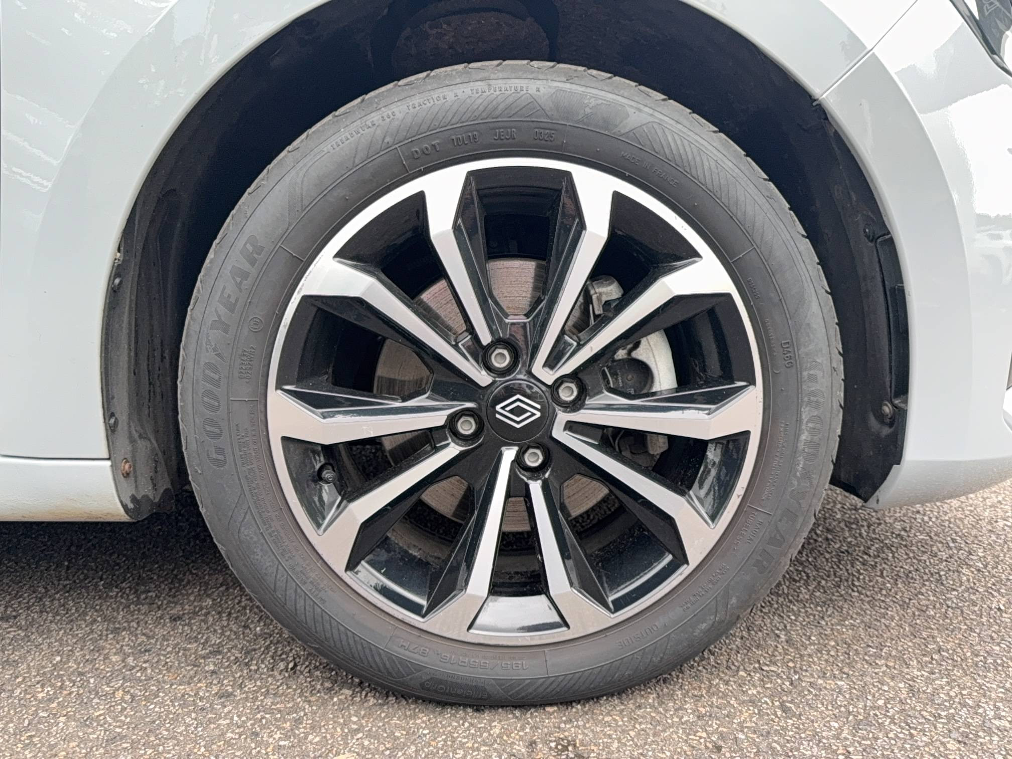 Vente en ligne Renault Clio 5 Clio E-Tech full hybrid 145 au prix de 18 490 €