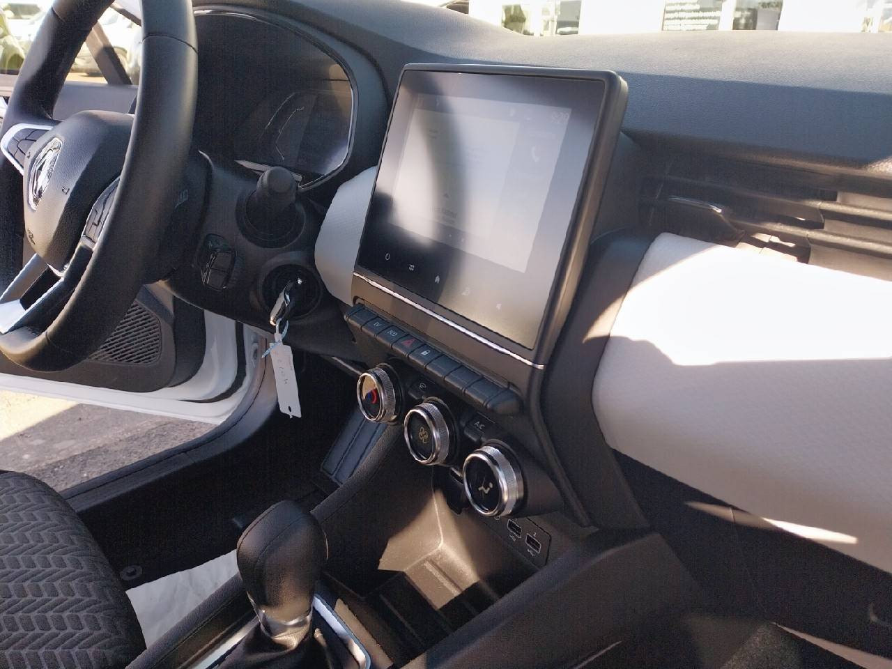 Vente en ligne Renault Clio 5 Clio E-Tech hybride 145 au prix de 16 490 €