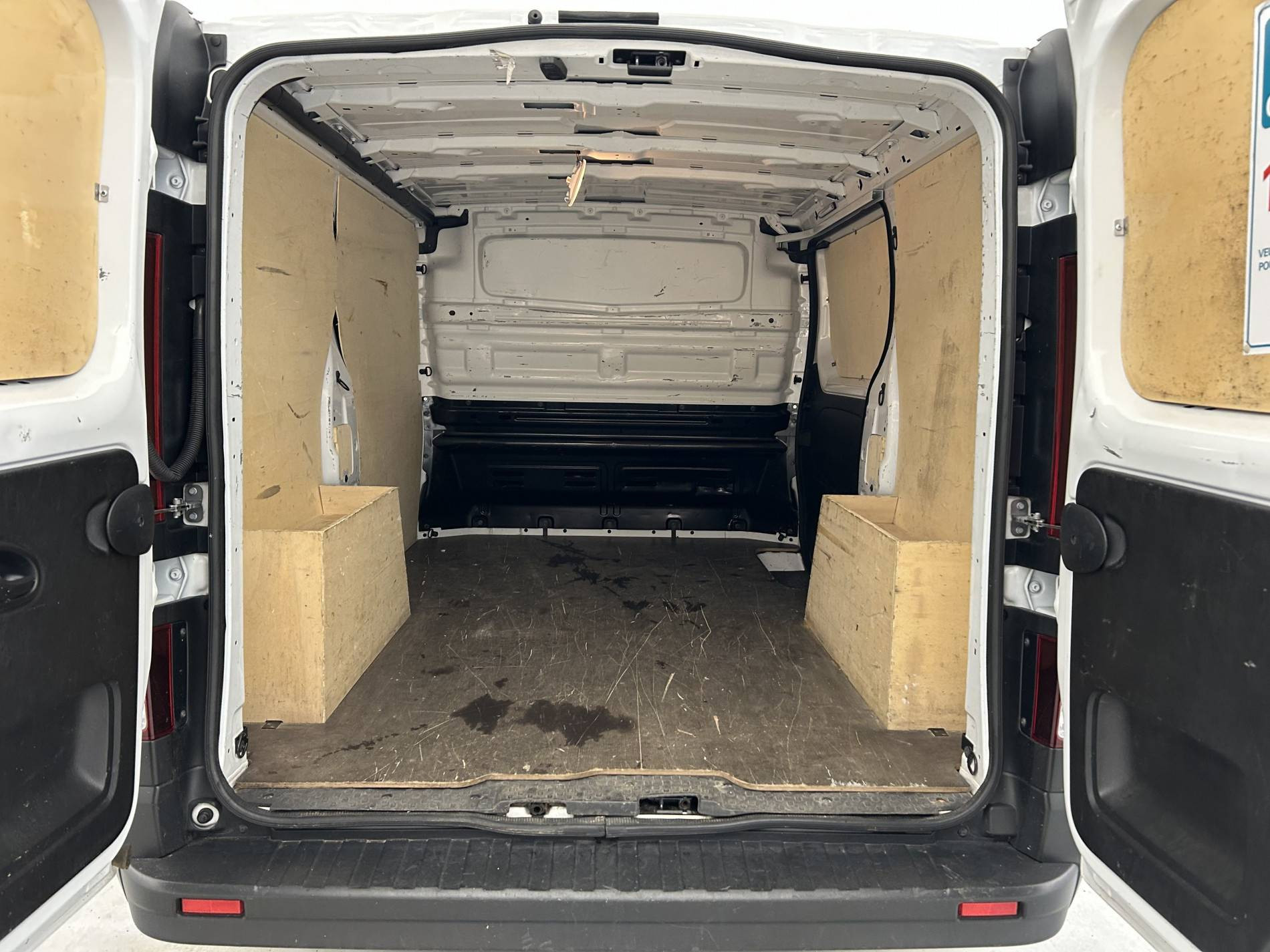 Vente en ligne Renault Trafic 3 Fourgon TRAFIC FGN L1H1 3000 KG BLUE DCI 130 au prix de 20 990 €