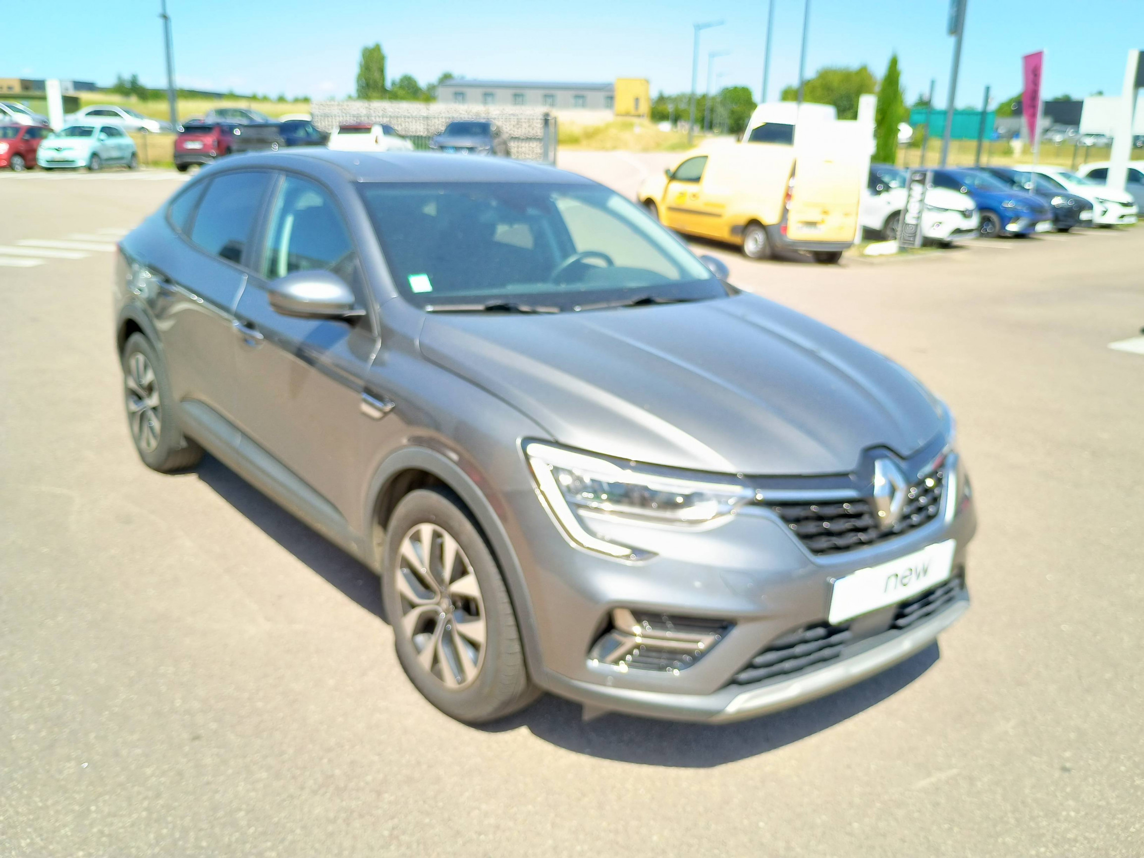 Vente en ligne Renault Arkana  E-Tech hybride 145 - 22 au prix de 21 991 €