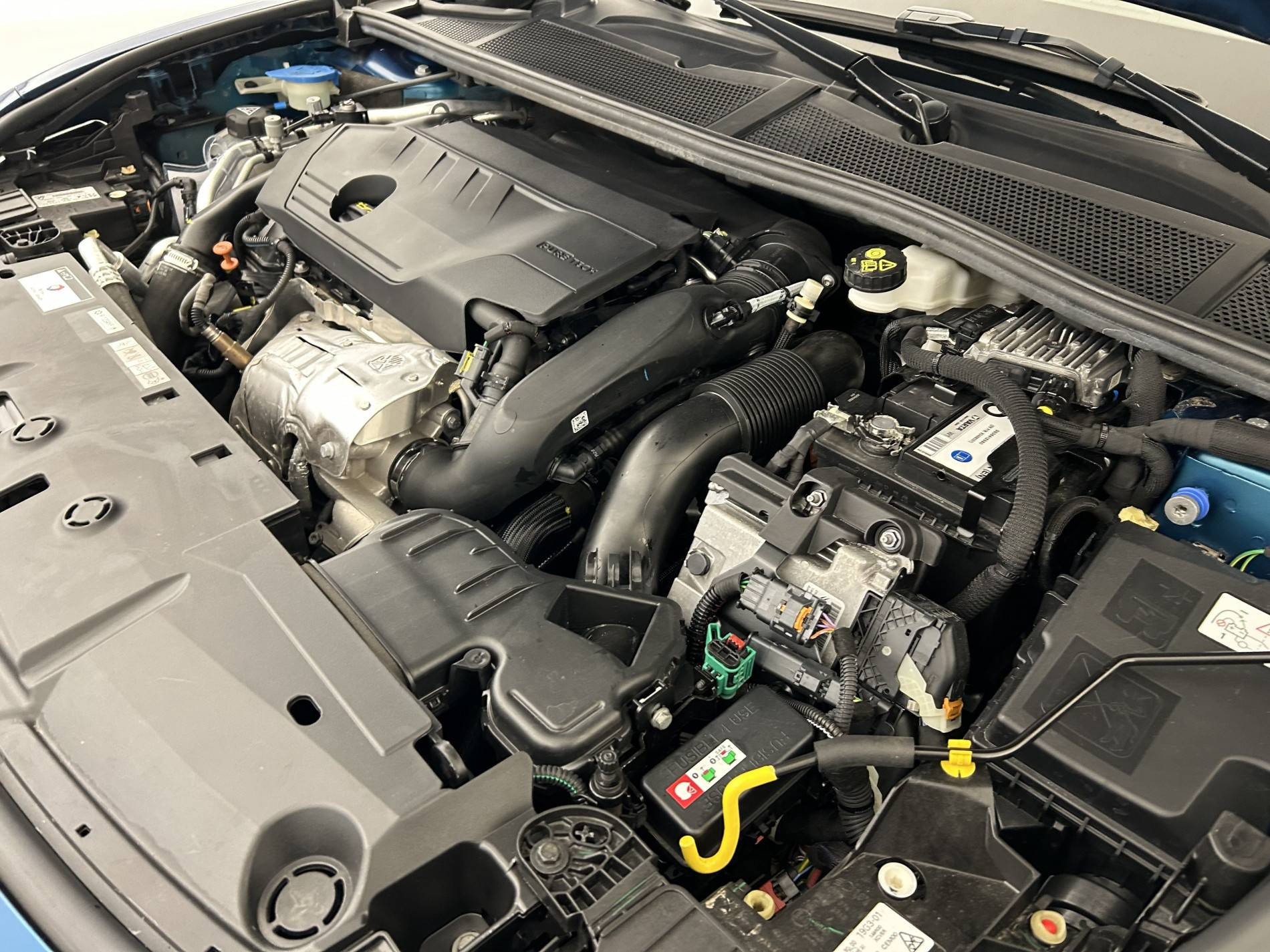 Vente en ligne Peugeot 408  PHEV 180 e-EAT8 au prix de 20 490 €