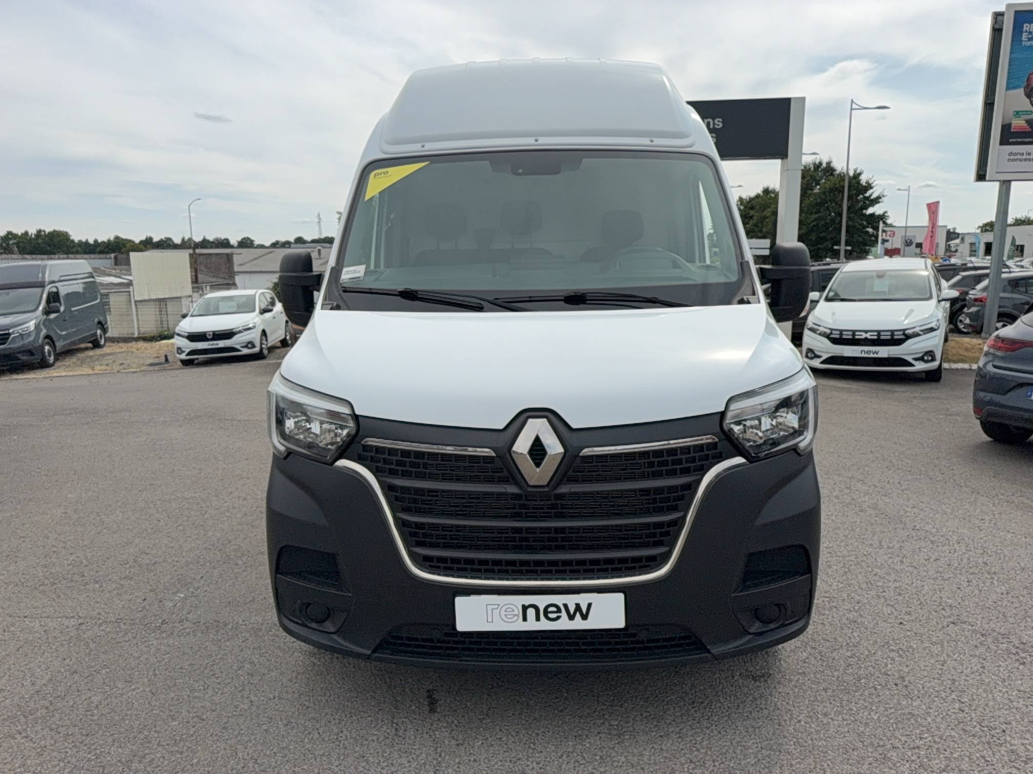 Vente en ligne Renault Master Fourgon MASTER FGN TRAC F3500 L3H3 BLUE DCI 135 au prix de 23 990 €