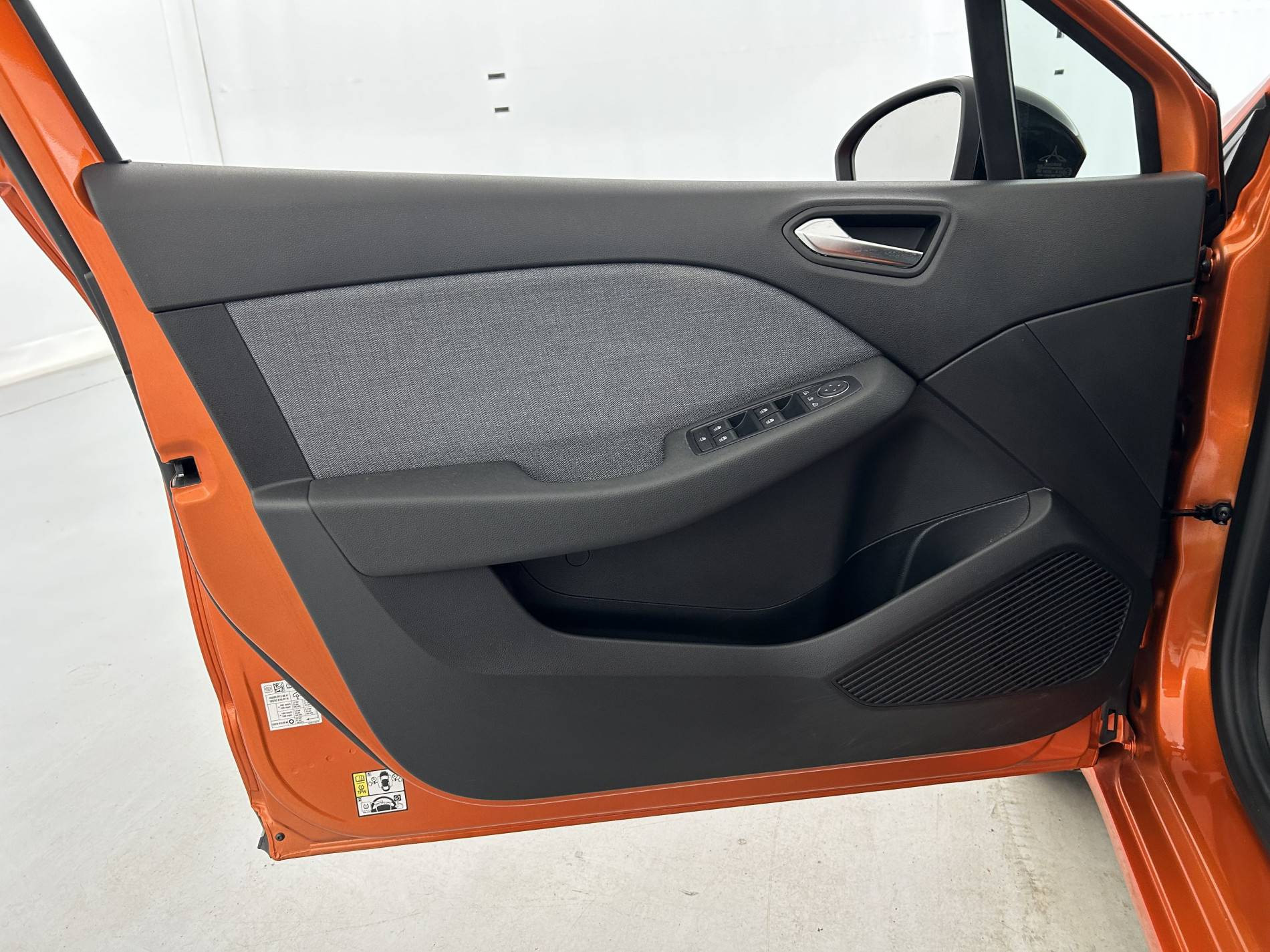 Vente en ligne Renault Clio 5 Clio E-Tech full hybrid 145 au prix de 18 990 €