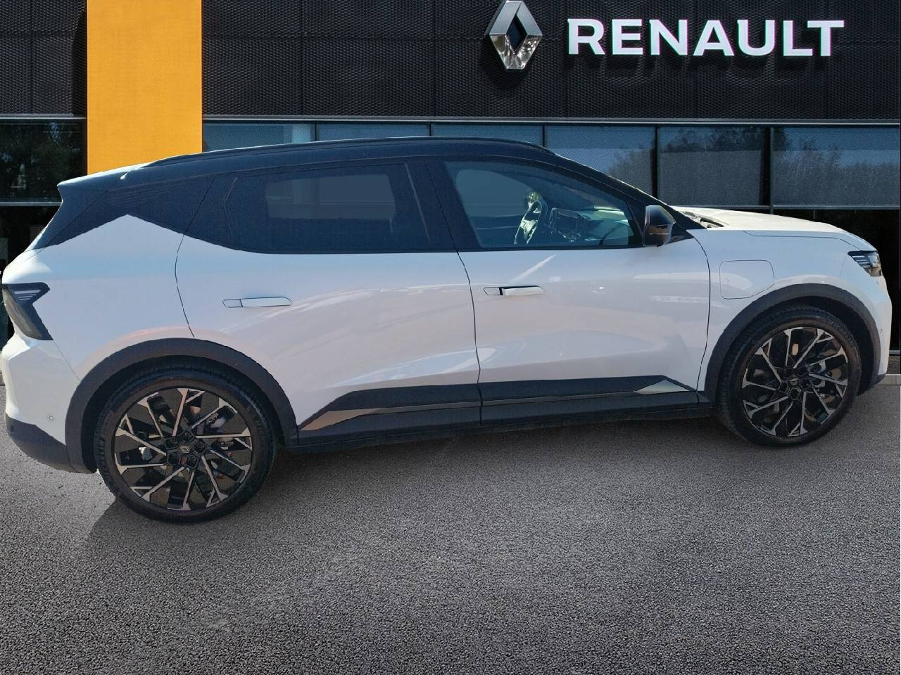 Vente en ligne Renault Scenic E-Tech  220 ch grande autonomie au prix de 38 490 €