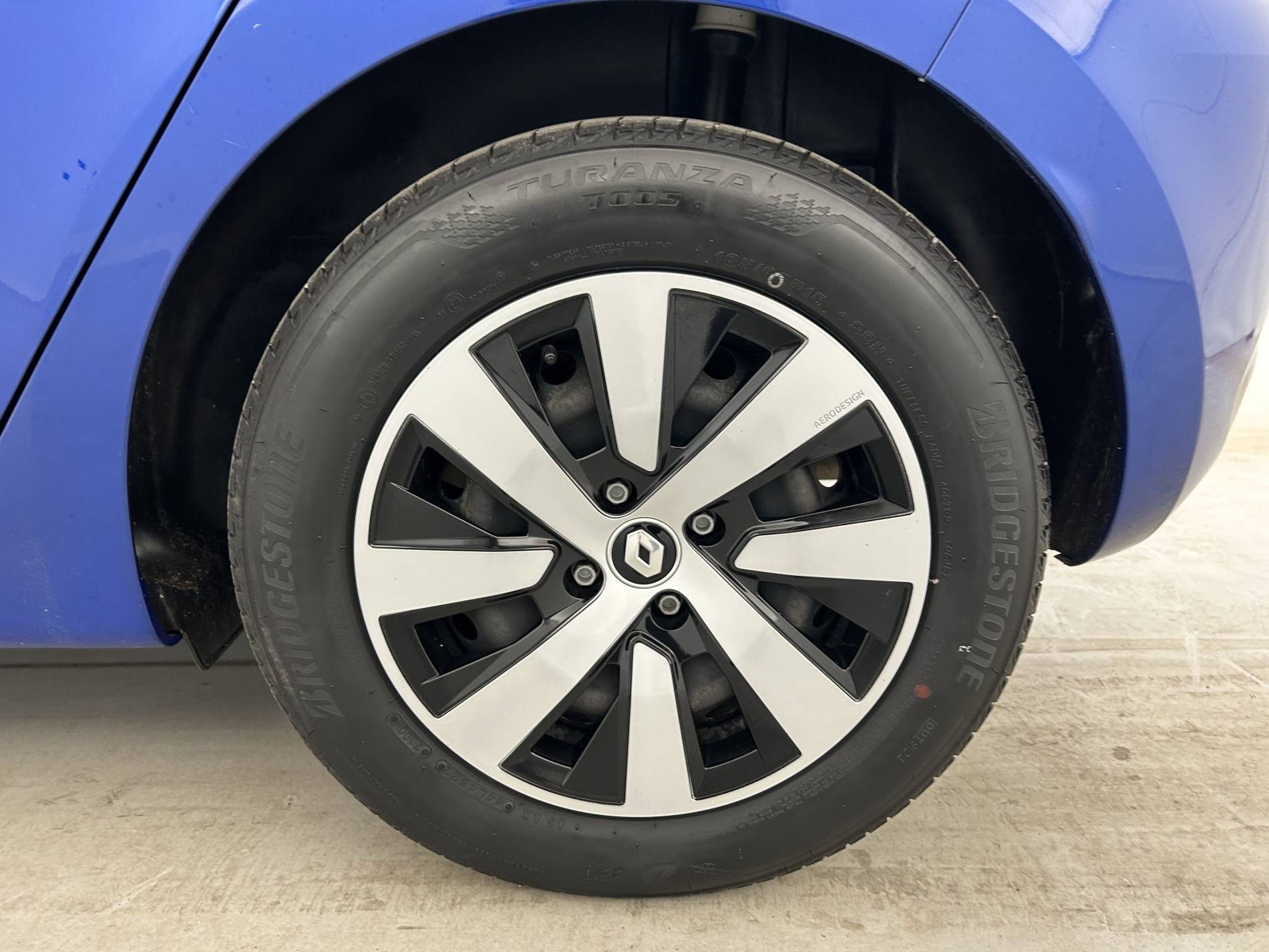 Vente en ligne Renault Clio 5 Clio TCe 90 au prix de 14 230 €