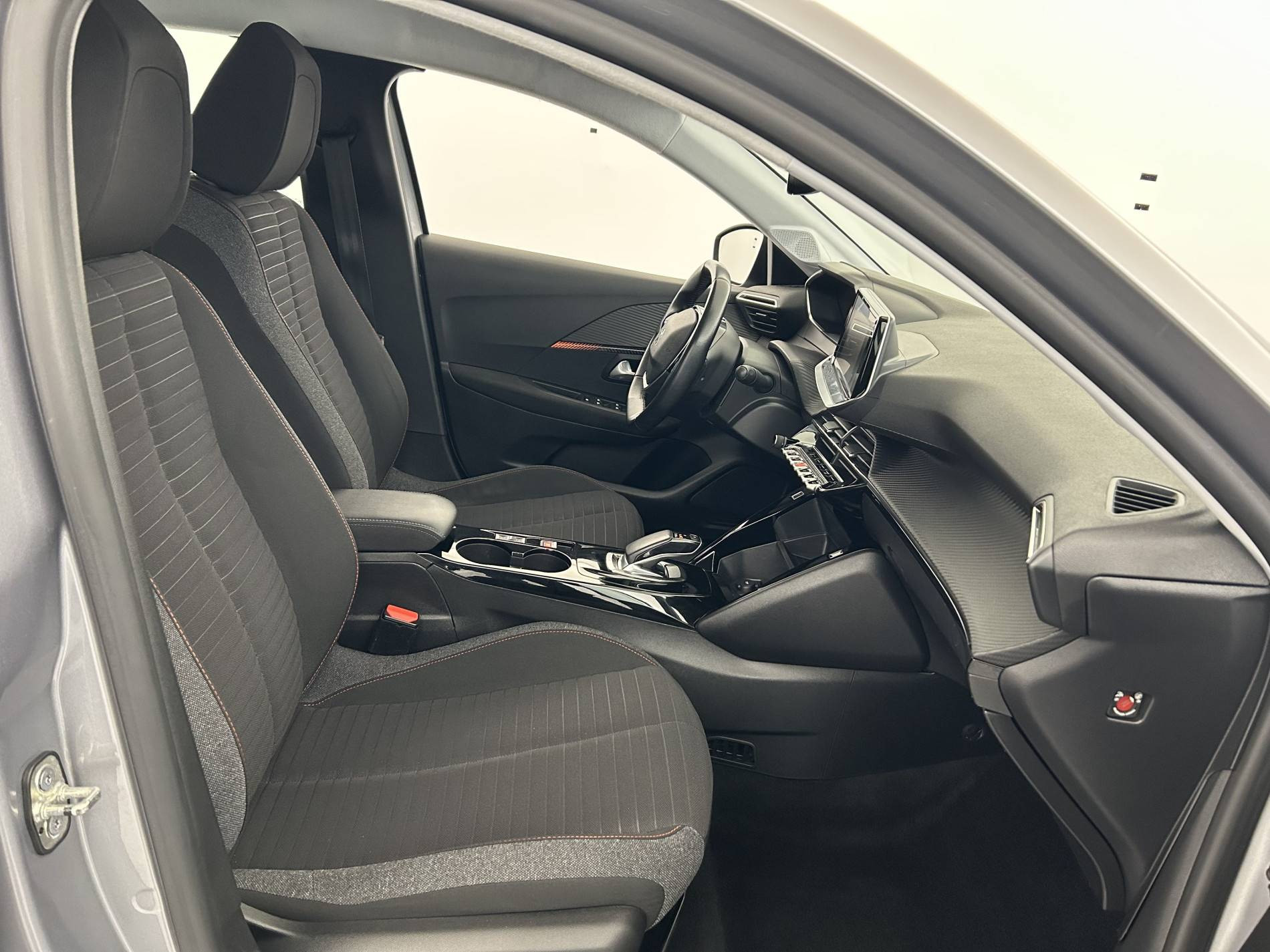 Vente en ligne Peugeot E-208 208 Electrique 50 kWh 136ch au prix de 12 390 €