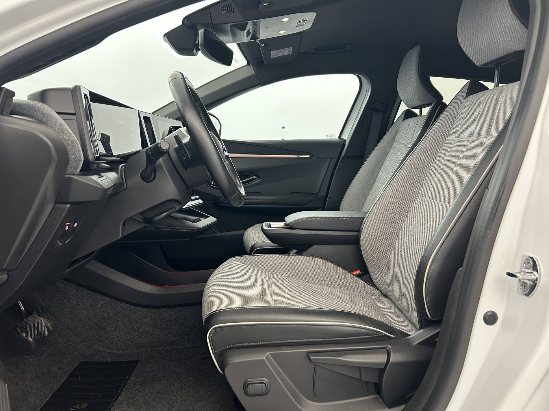Vente en ligne Renault Megane E-Tech  EV40 130ch standard charge au prix de 18 990 €