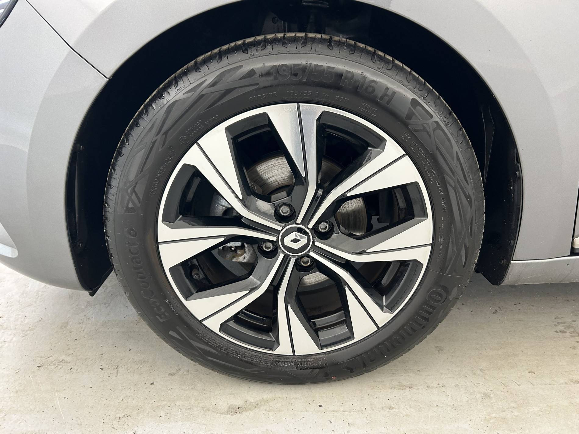 Vente en ligne Renault Clio 5 Clio TCe 90 au prix de 14 990 €