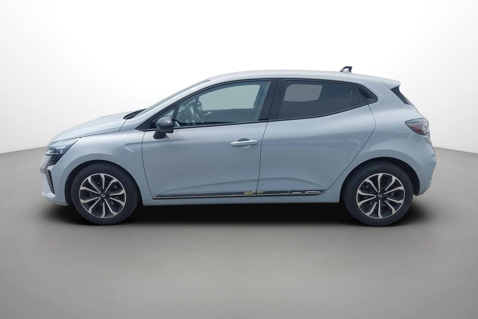Vente en ligne Renault Clio 5 Clio TCe 90 au prix de 16 390 €