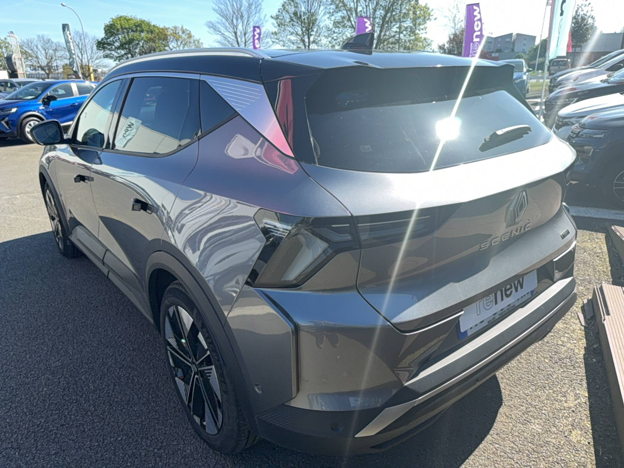 Vente en ligne Renault Scenic E-Tech Scenic E-Tech électrique 220 ch grande autonomie au prix de 36 990 €