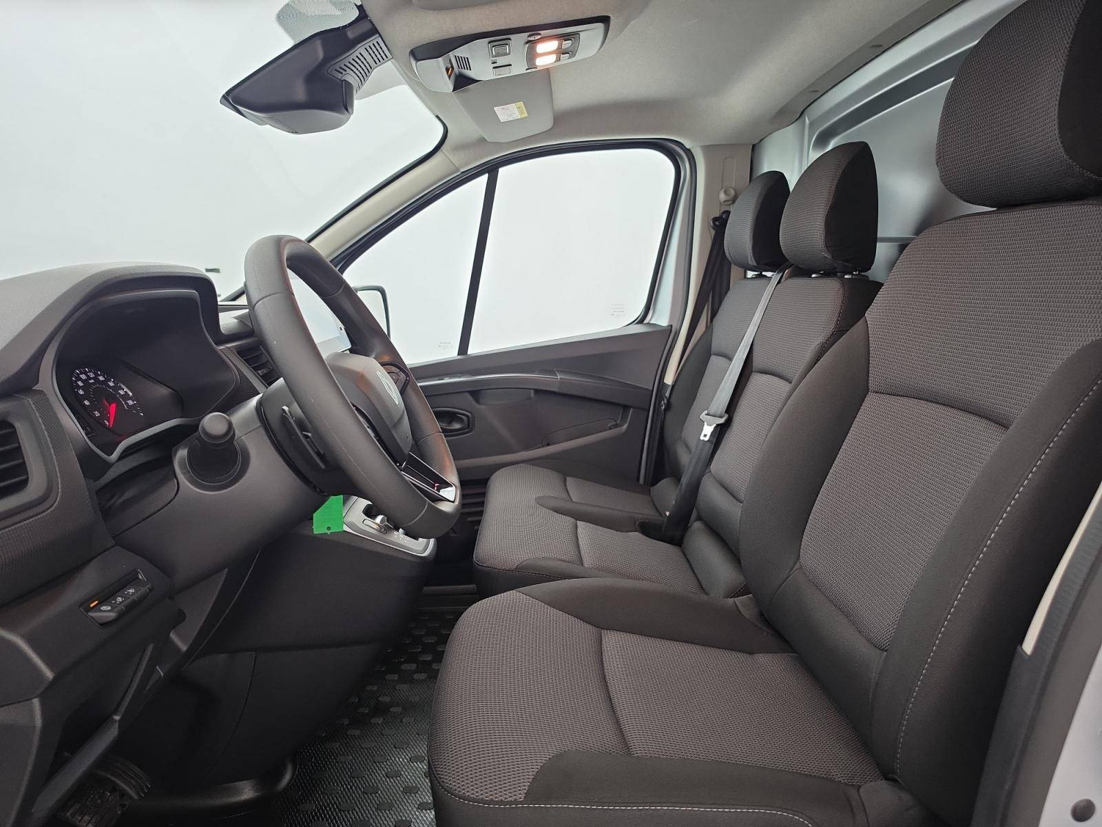 Vente en ligne Renault Trafic 3 Fourgon TRAFIC FG BLUE DCI 170 L1H1 2T8 AUTO au prix de 32 490 €