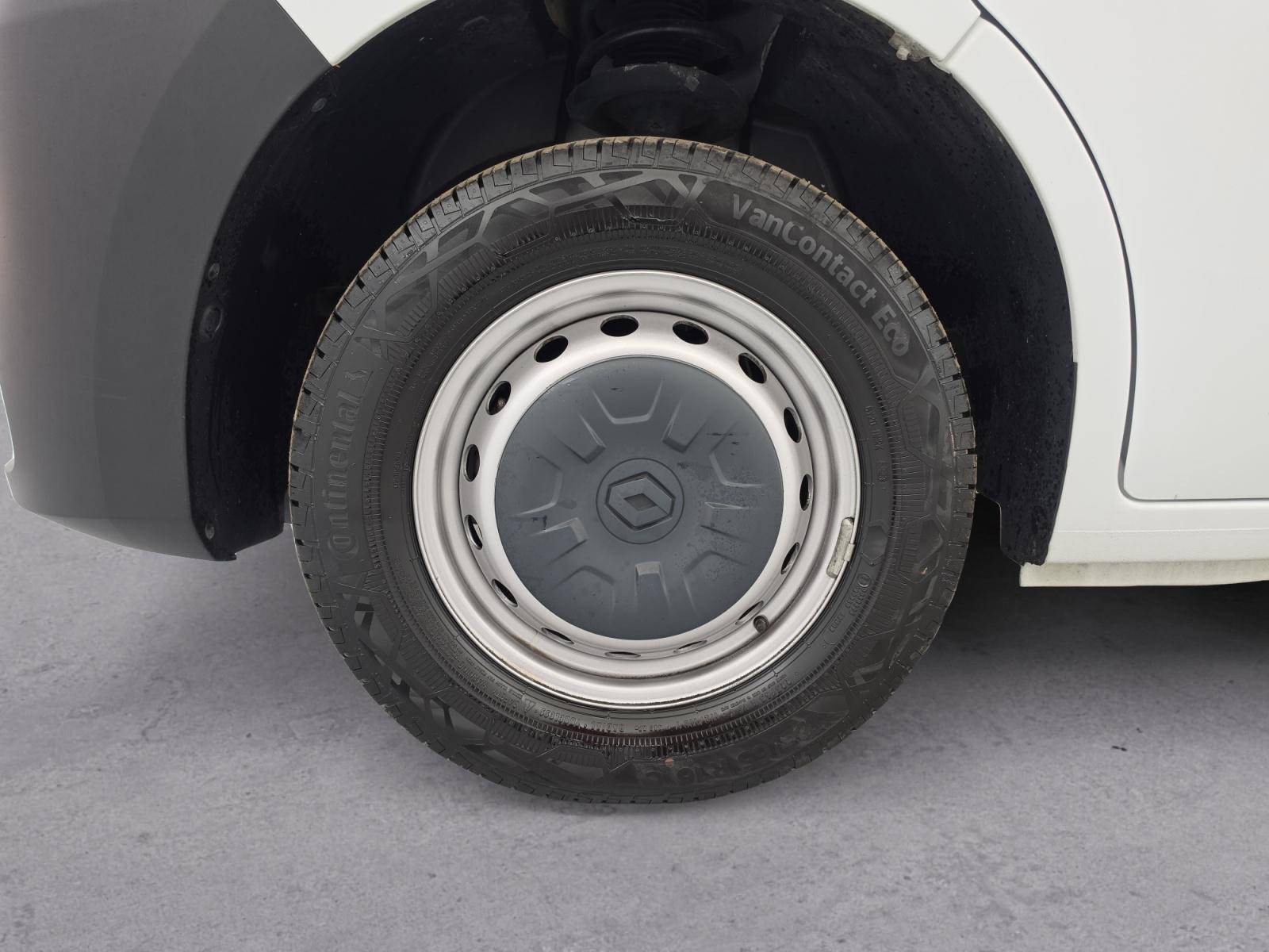 Vente en ligne Renault Master Fourgon MASTER FGN TRAC F3500 L2H2 BLUE DCI 135 au prix de 25 990 €