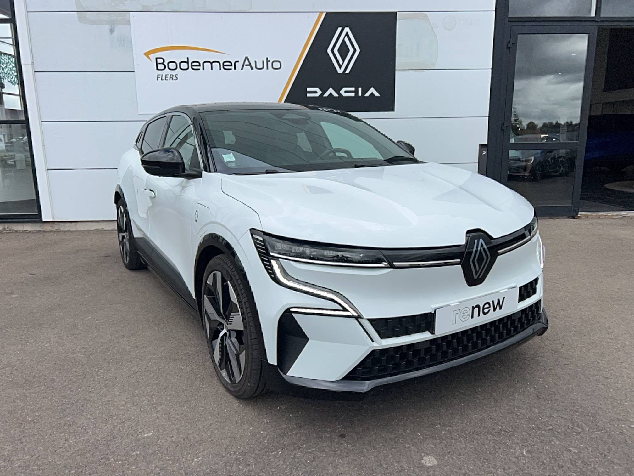 Vente en ligne Renault Megane E-Tech  EV60 220 ch super charge au prix de 23 990 €