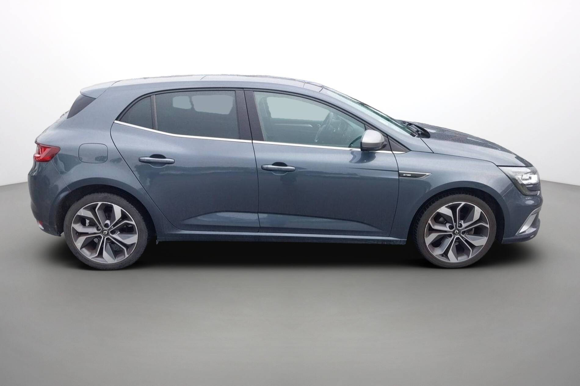 Vente en ligne Renault Megane 4 Mégane IV Berline TCe 140 EDC FAP au prix de 16 590 €