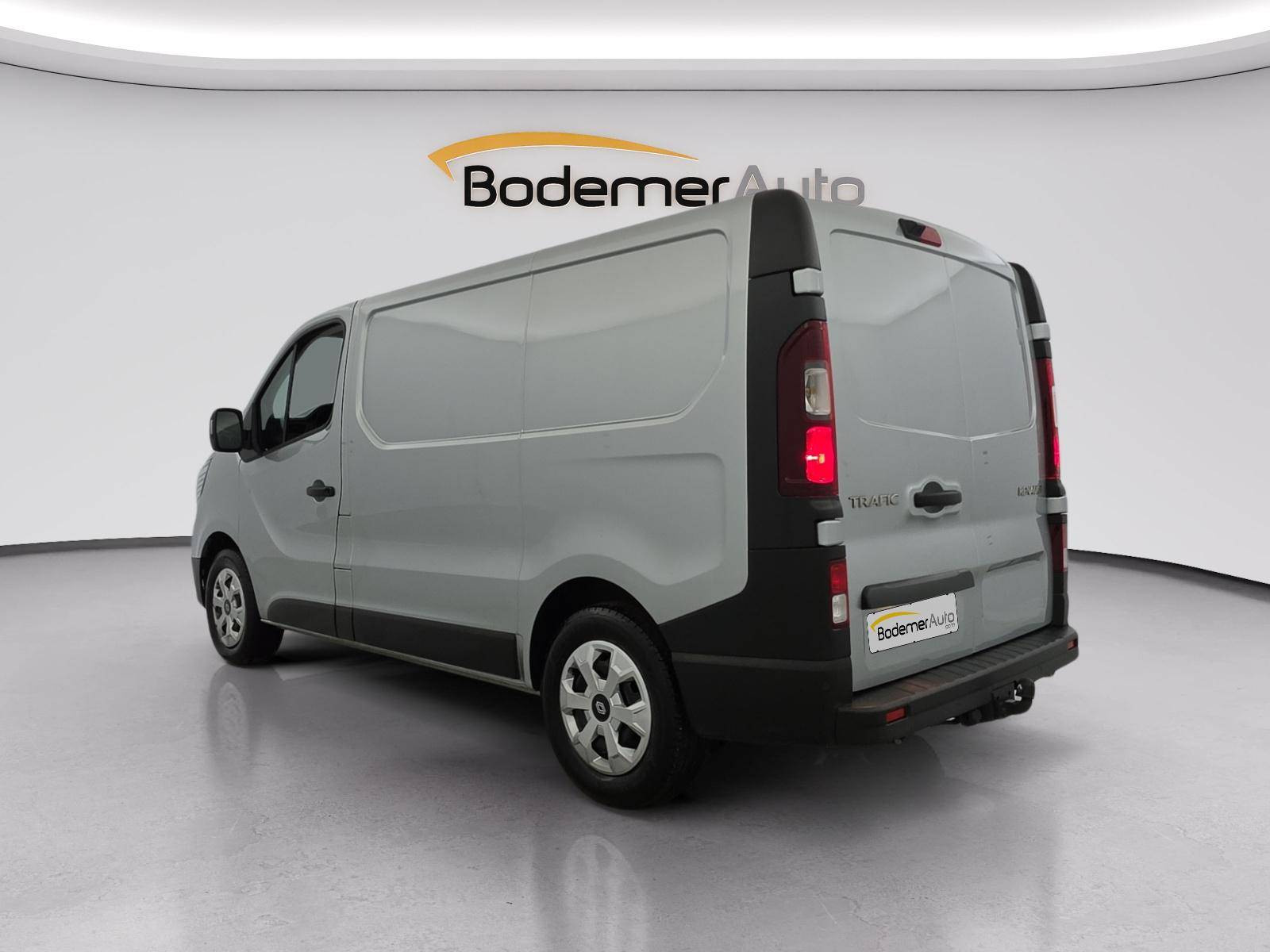 Vente en ligne Renault Trafic 3 Fourgon TRAFIC FG BLUE DCI 170 L1H1 2T8 AUTO au prix de 32 490 €