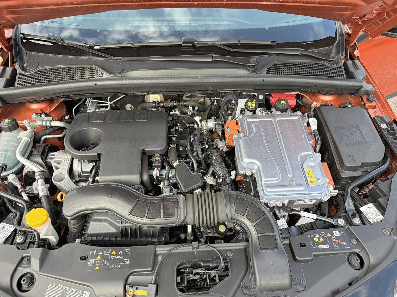 Vente en ligne Renault Clio 5 Clio E-Tech full hybrid 145 ch GSR2 au prix de 17 590 €
