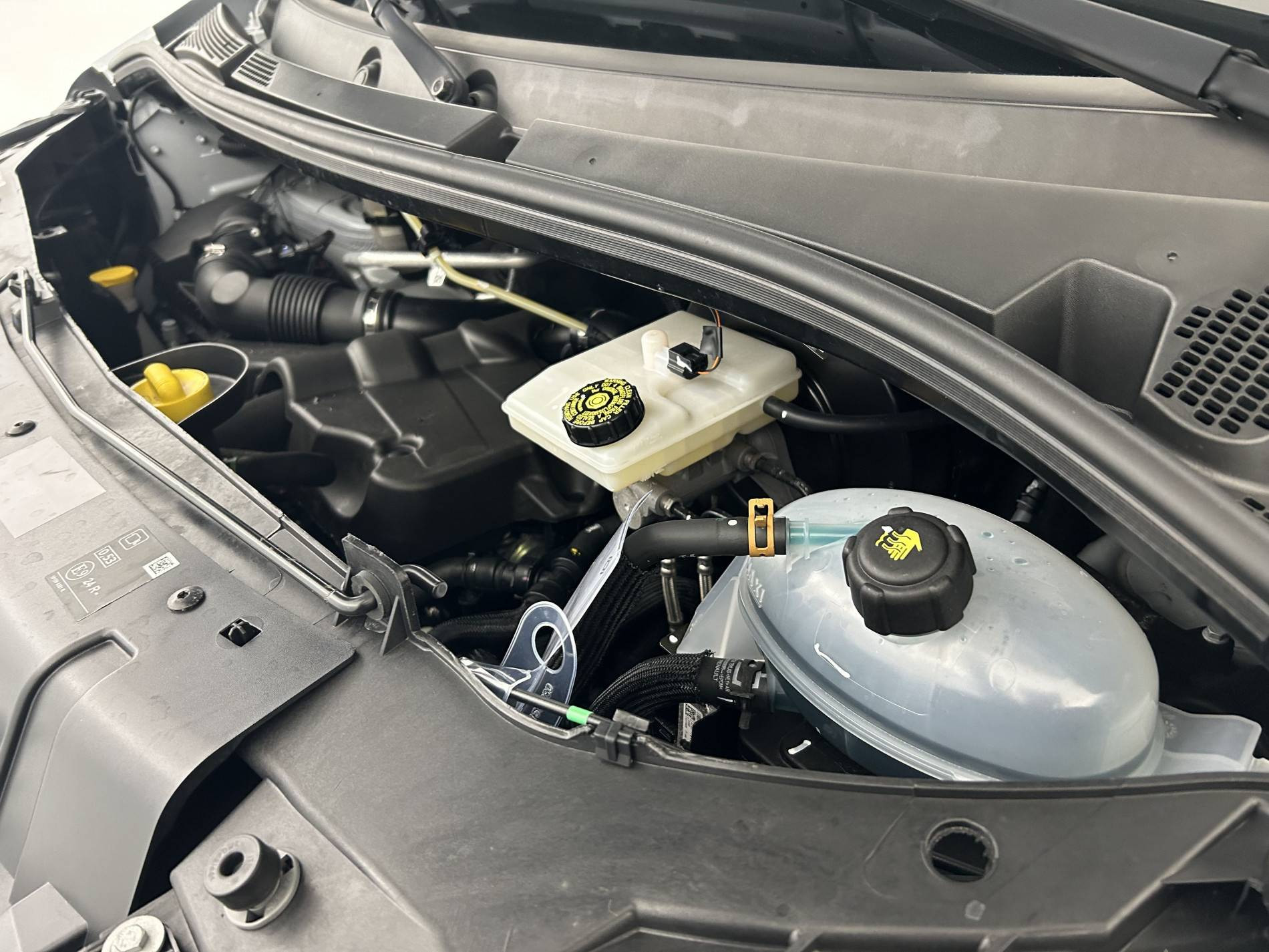 Vente en ligne Renault Master Fourgon MASTER FGN TRAC F3500 L2H2 BLUE DCI 135 au prix de 27 990 €