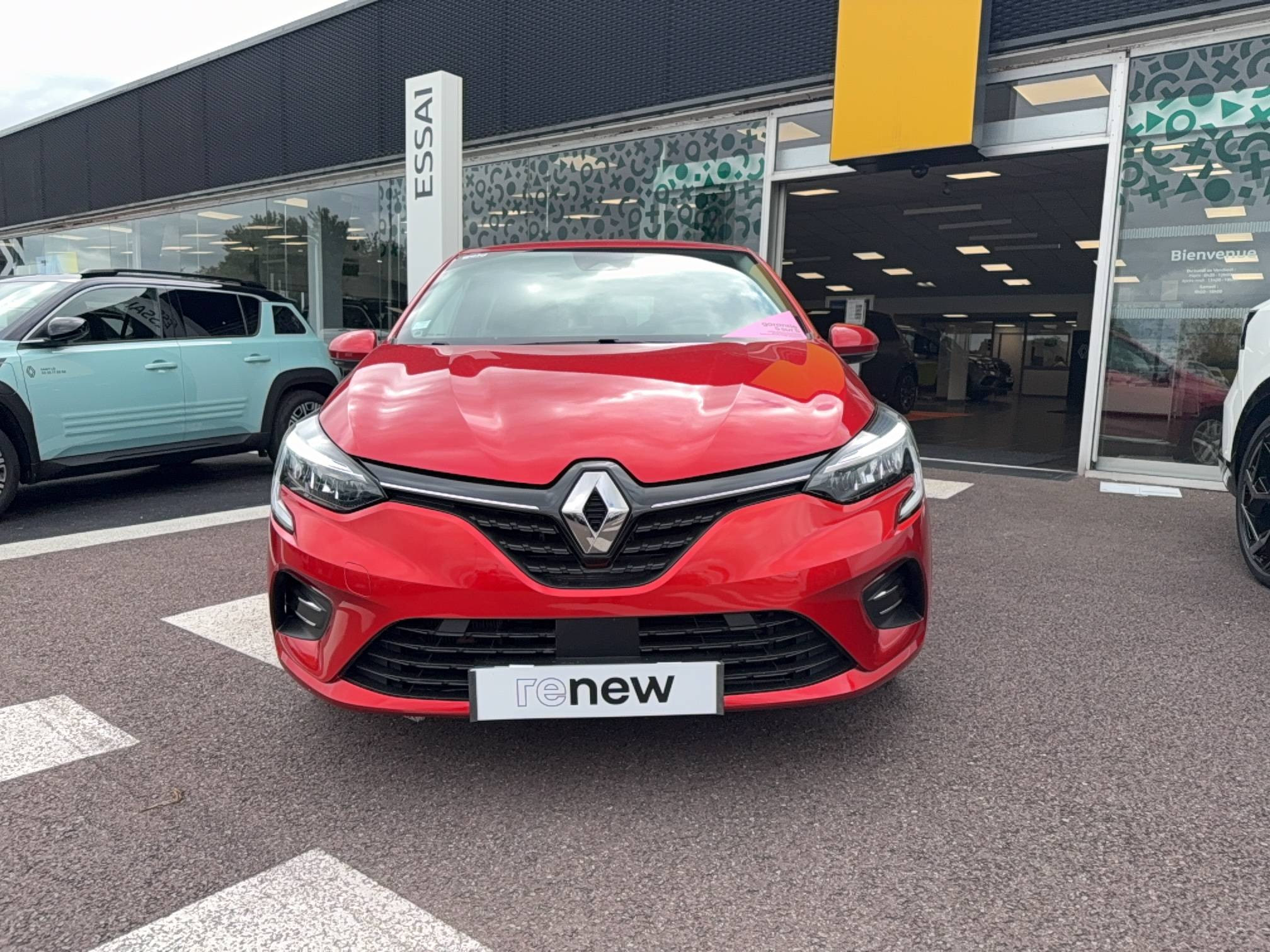 Vente en ligne Renault Clio 5 Clio E-Tech 140 - 21N au prix de 15 375 €