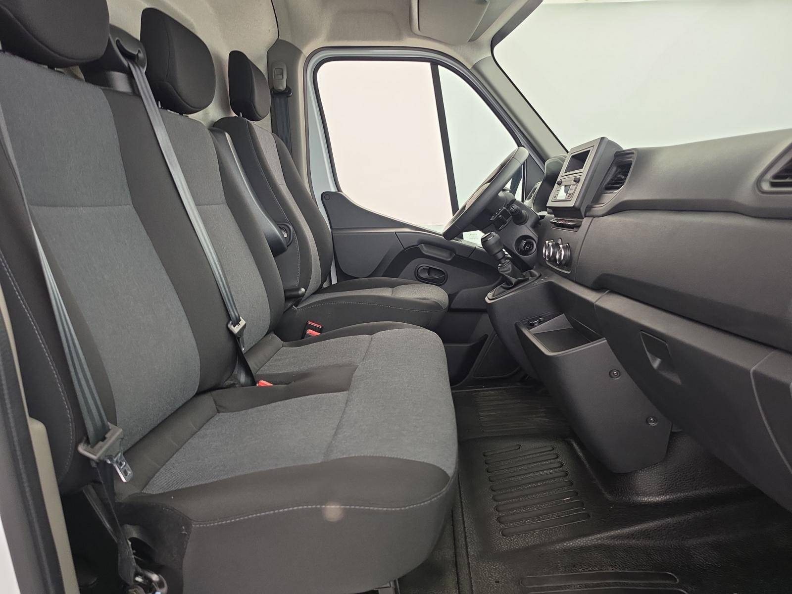 Vente en ligne Renault Master Fourgon MASTER FGN TRAC F3500 L3H3 BLUE DCI 135 au prix de 26 490 €
